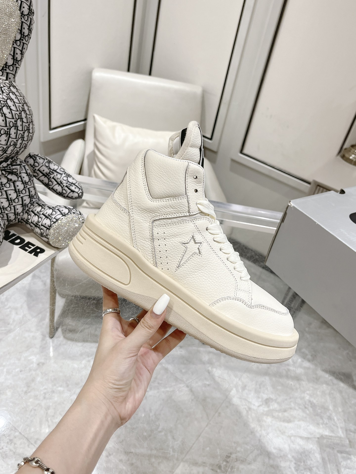 Converse Male Basic Shoes