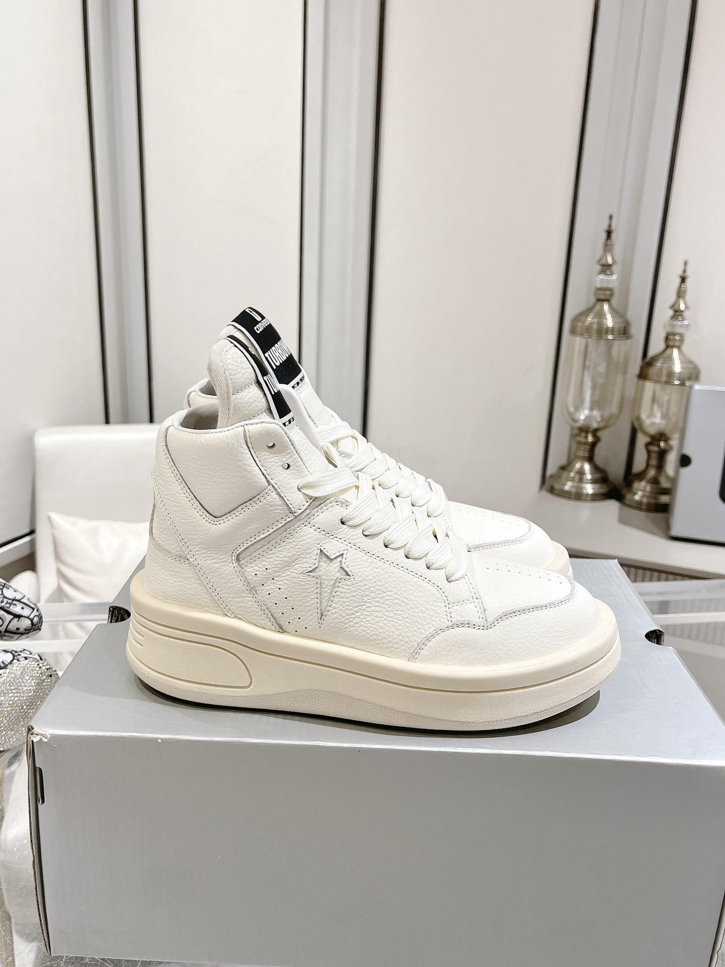 Converse Male Basic Shoes