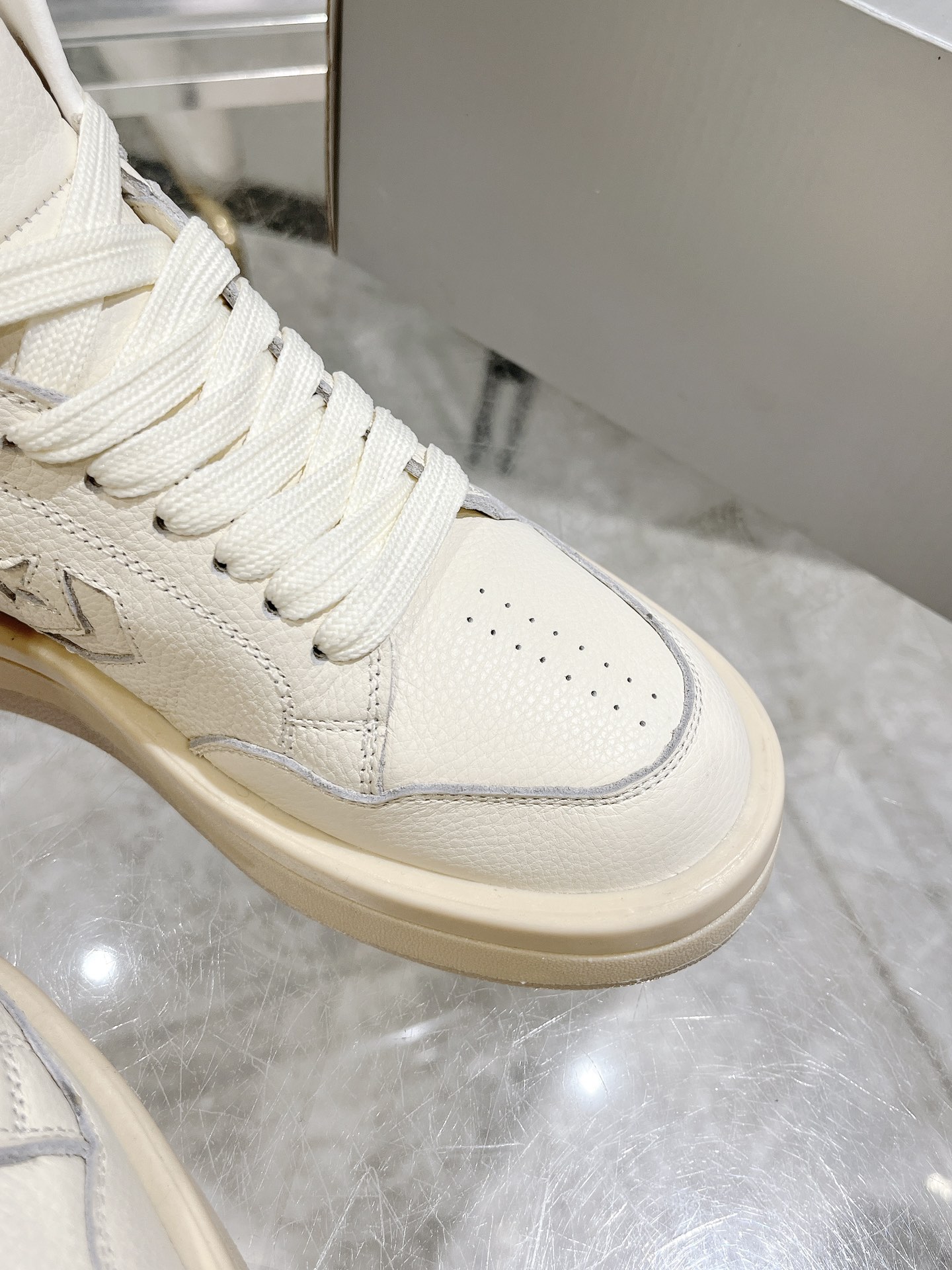 Converse Male Basic Shoes