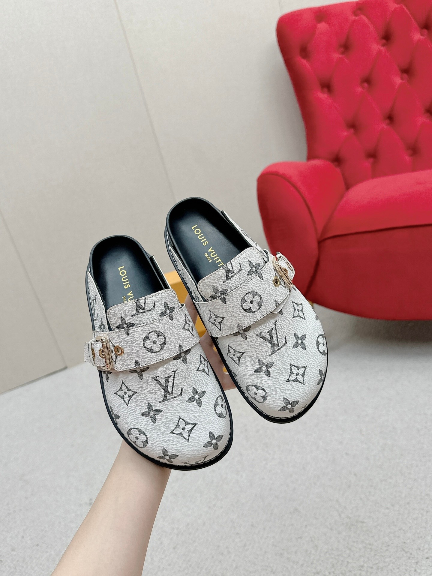 Male Slippers S
