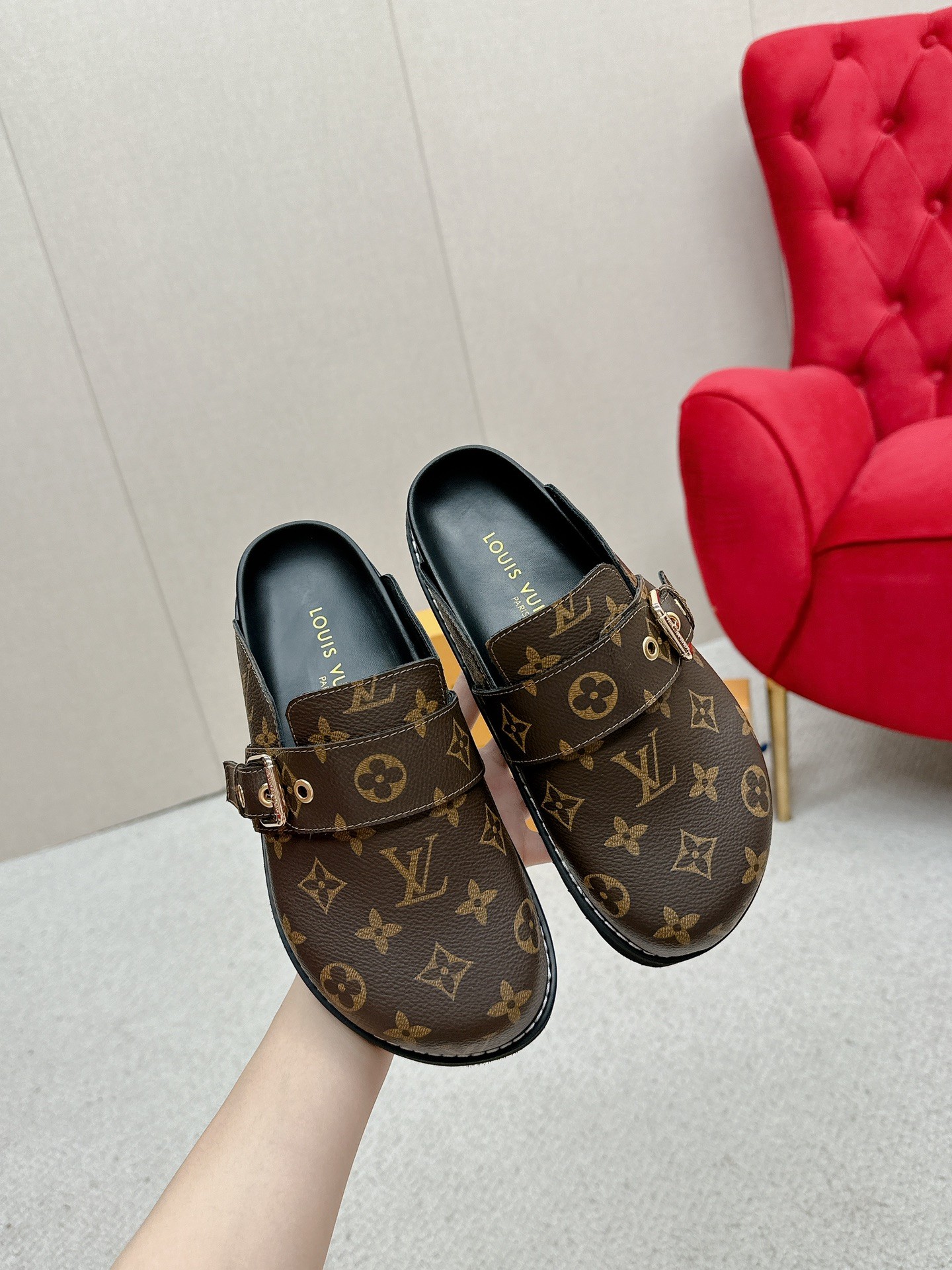 Male Slippers S