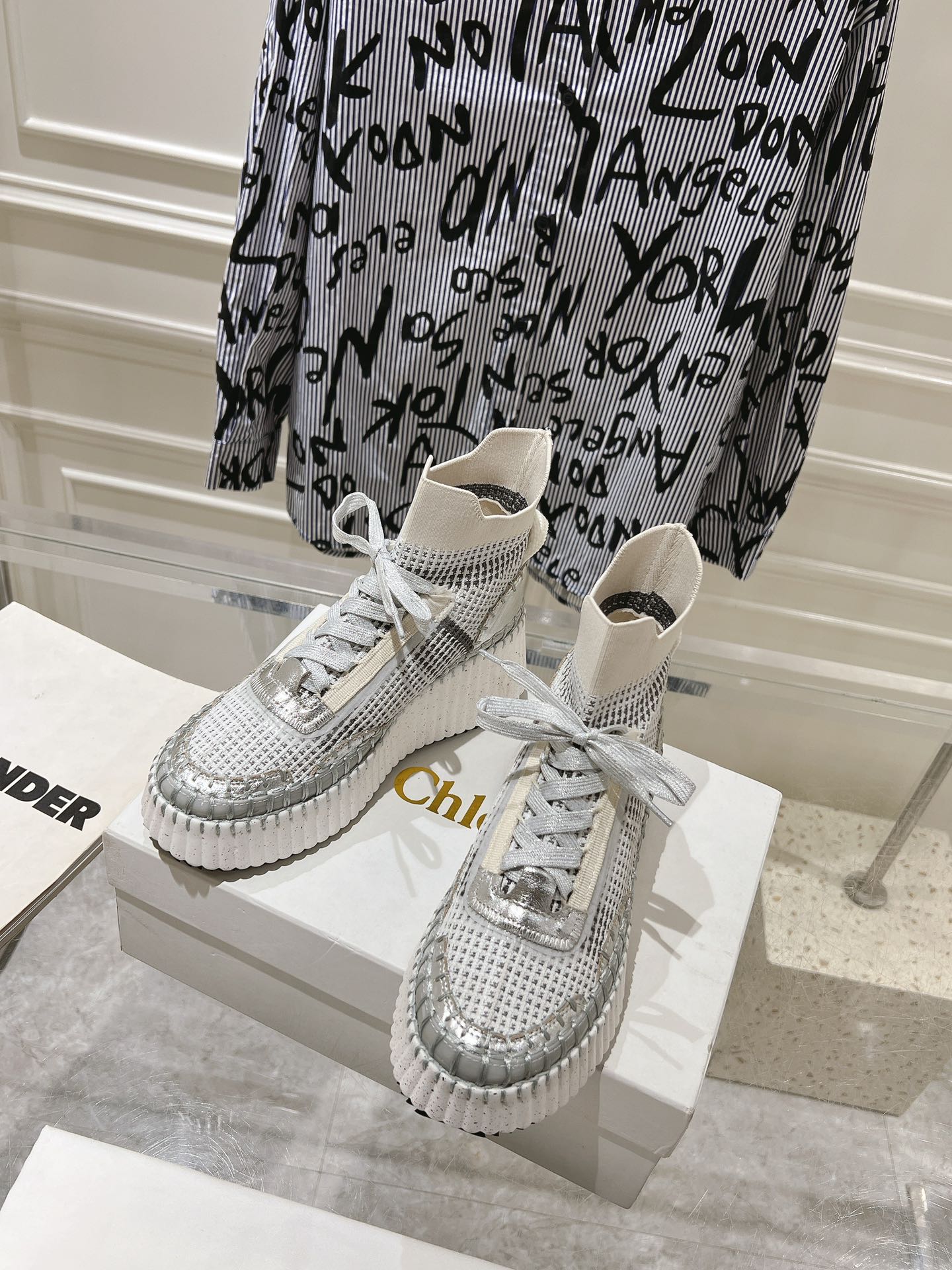 Sneakers S