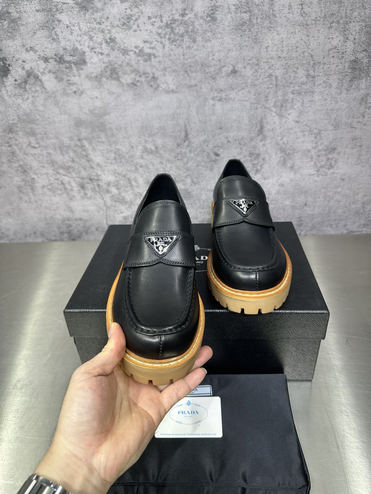 Basic Shoes M