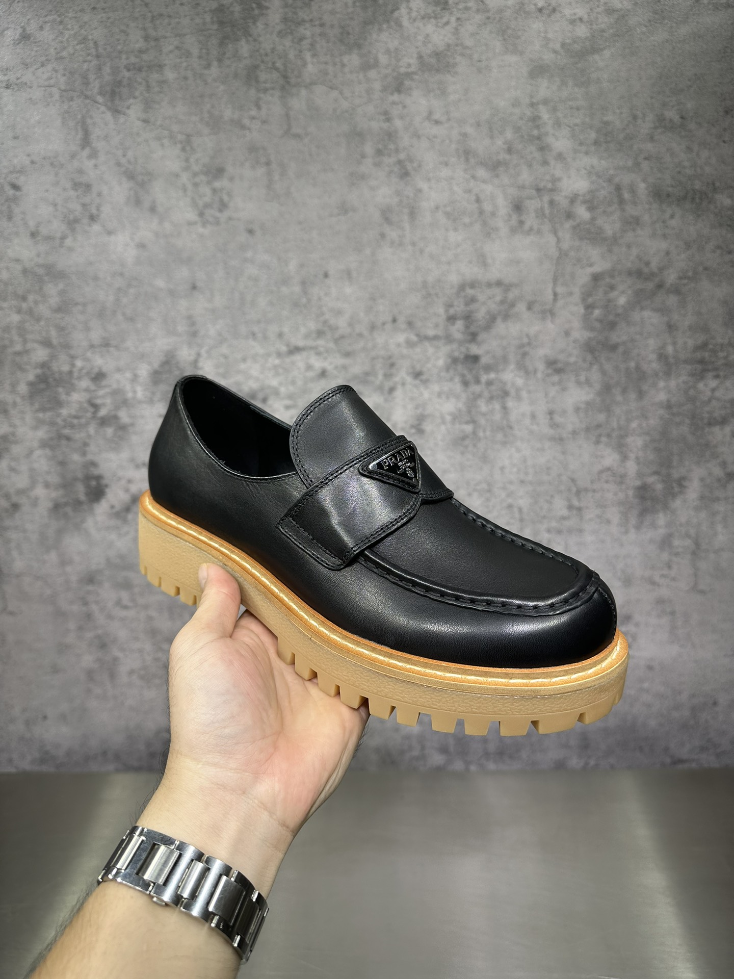 Basic Shoes M