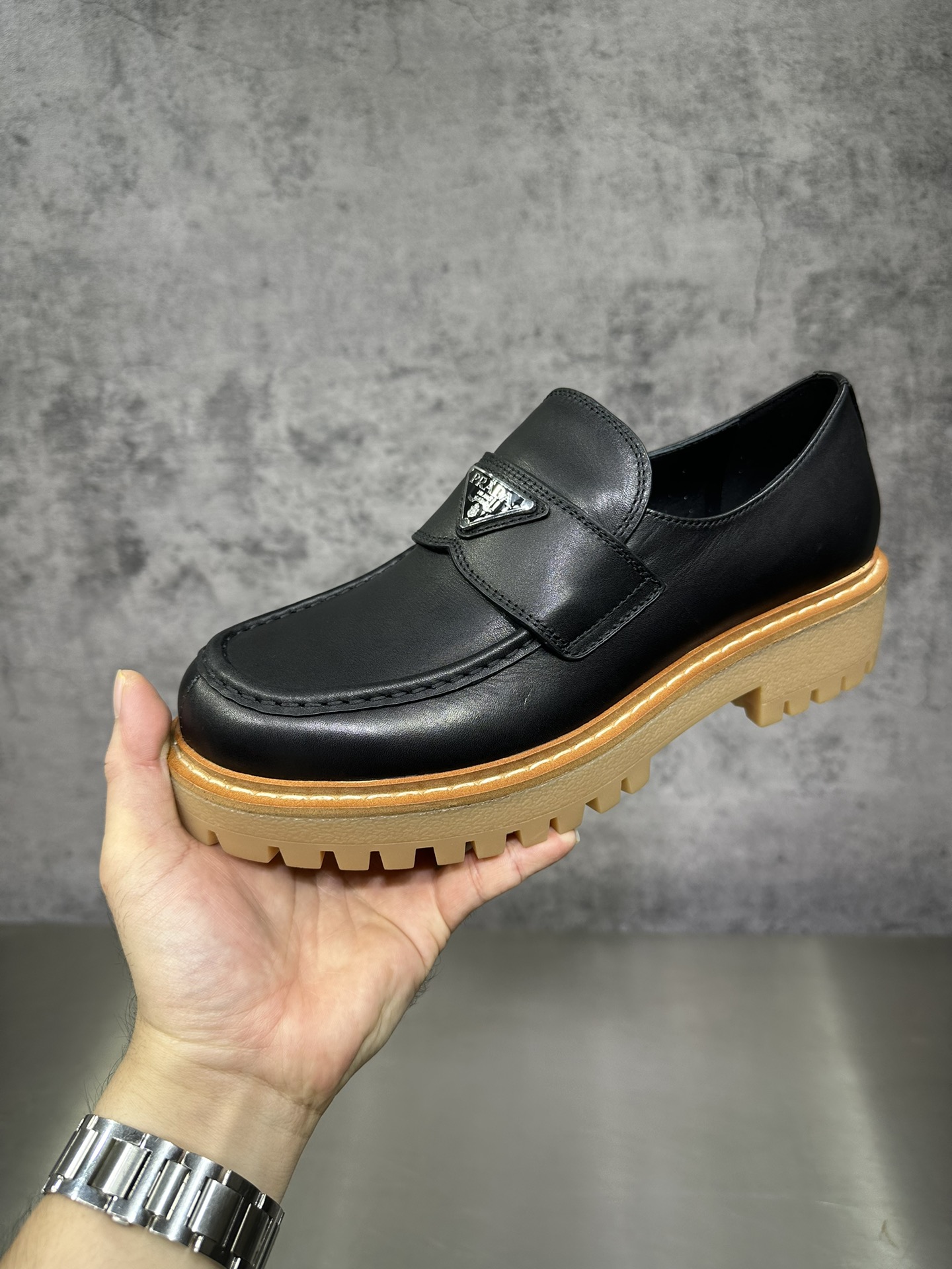 Basic Shoes M