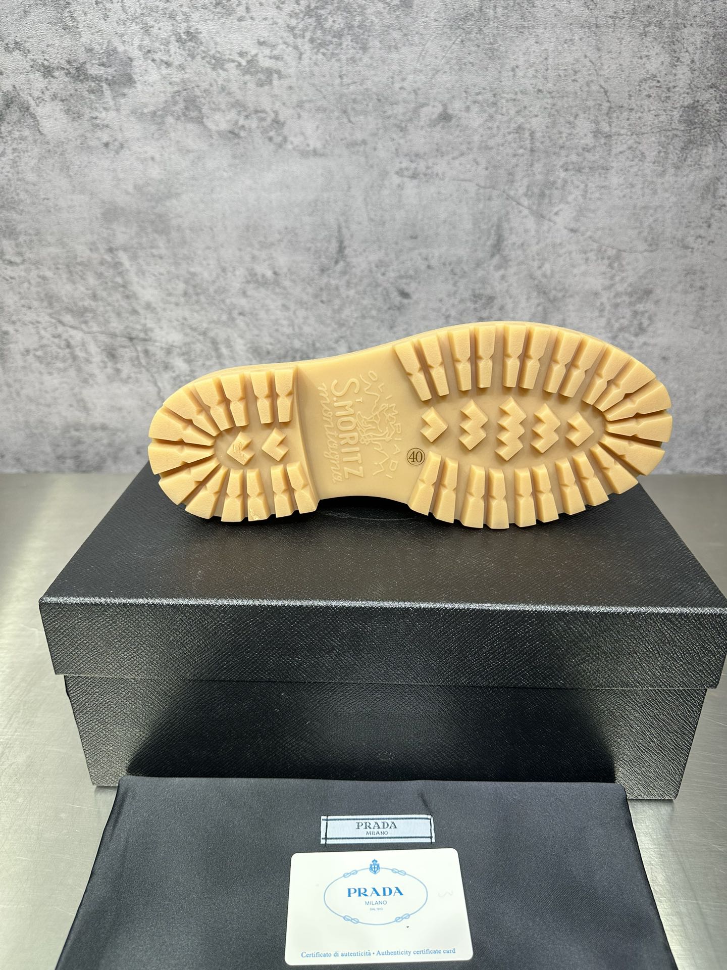 Basic Shoes M