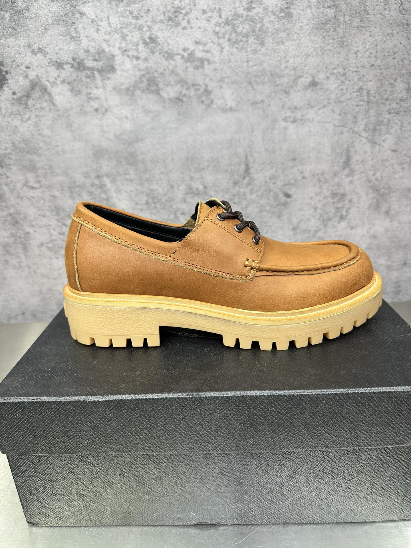 Basic Shoes M