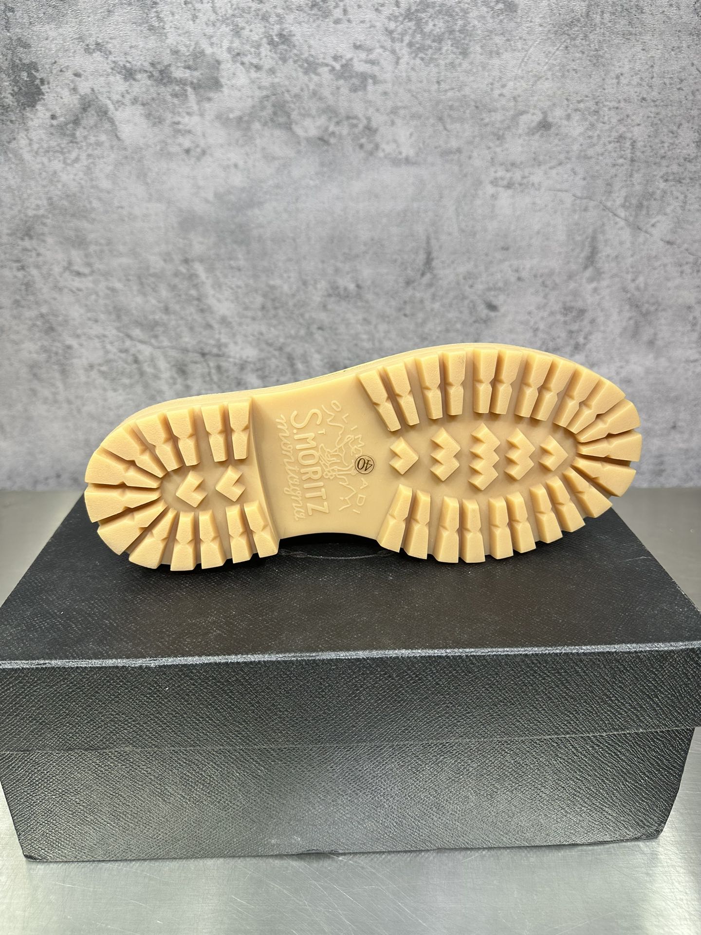 Basic Shoes M