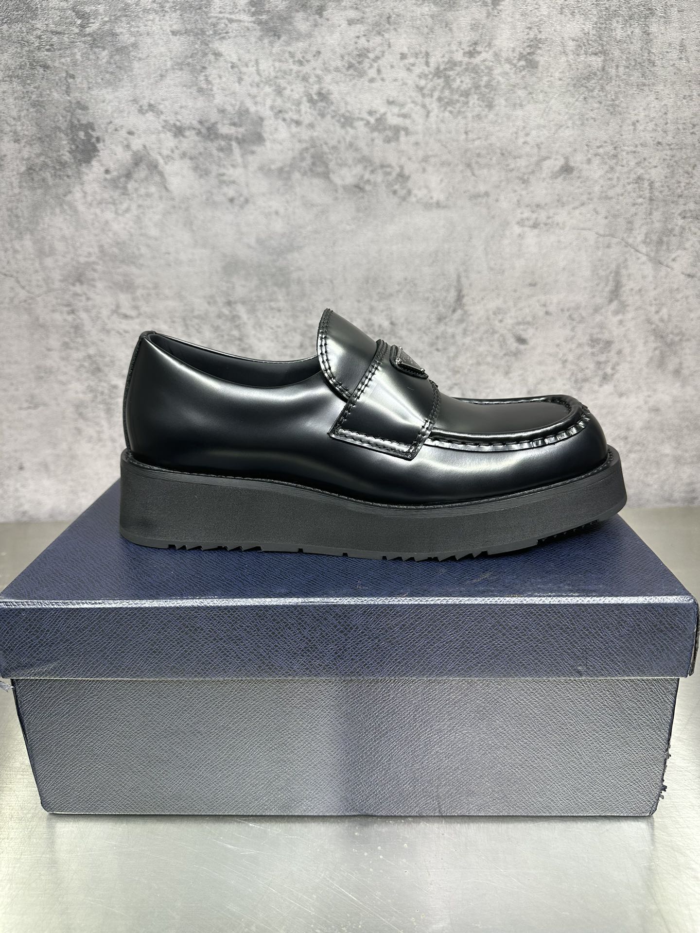 Basic Shoes M