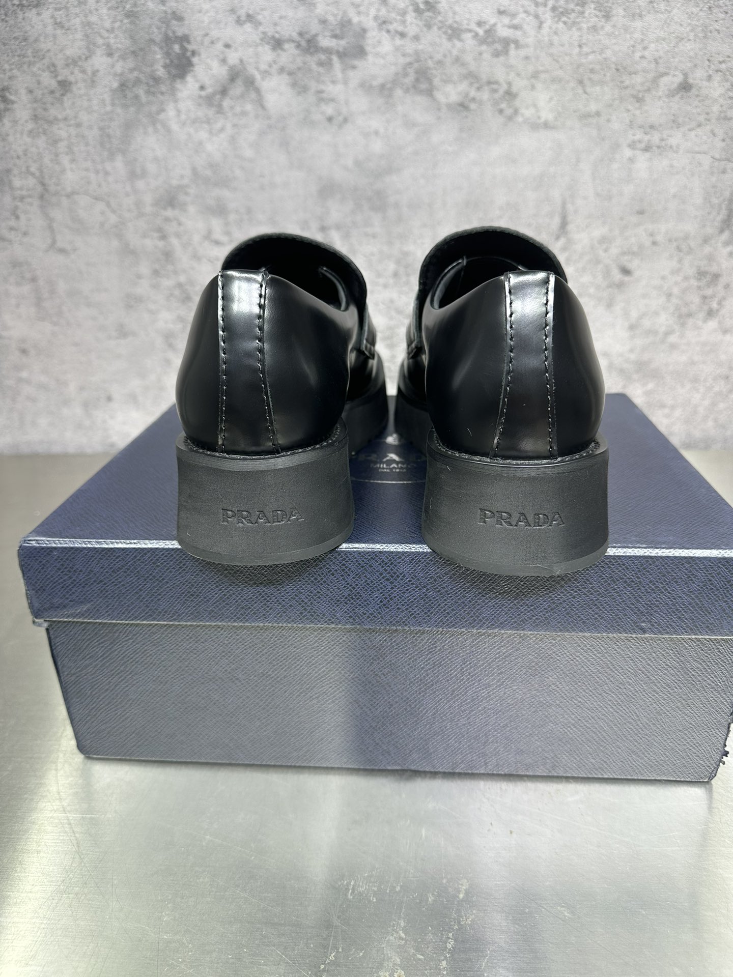 Basic Shoes M