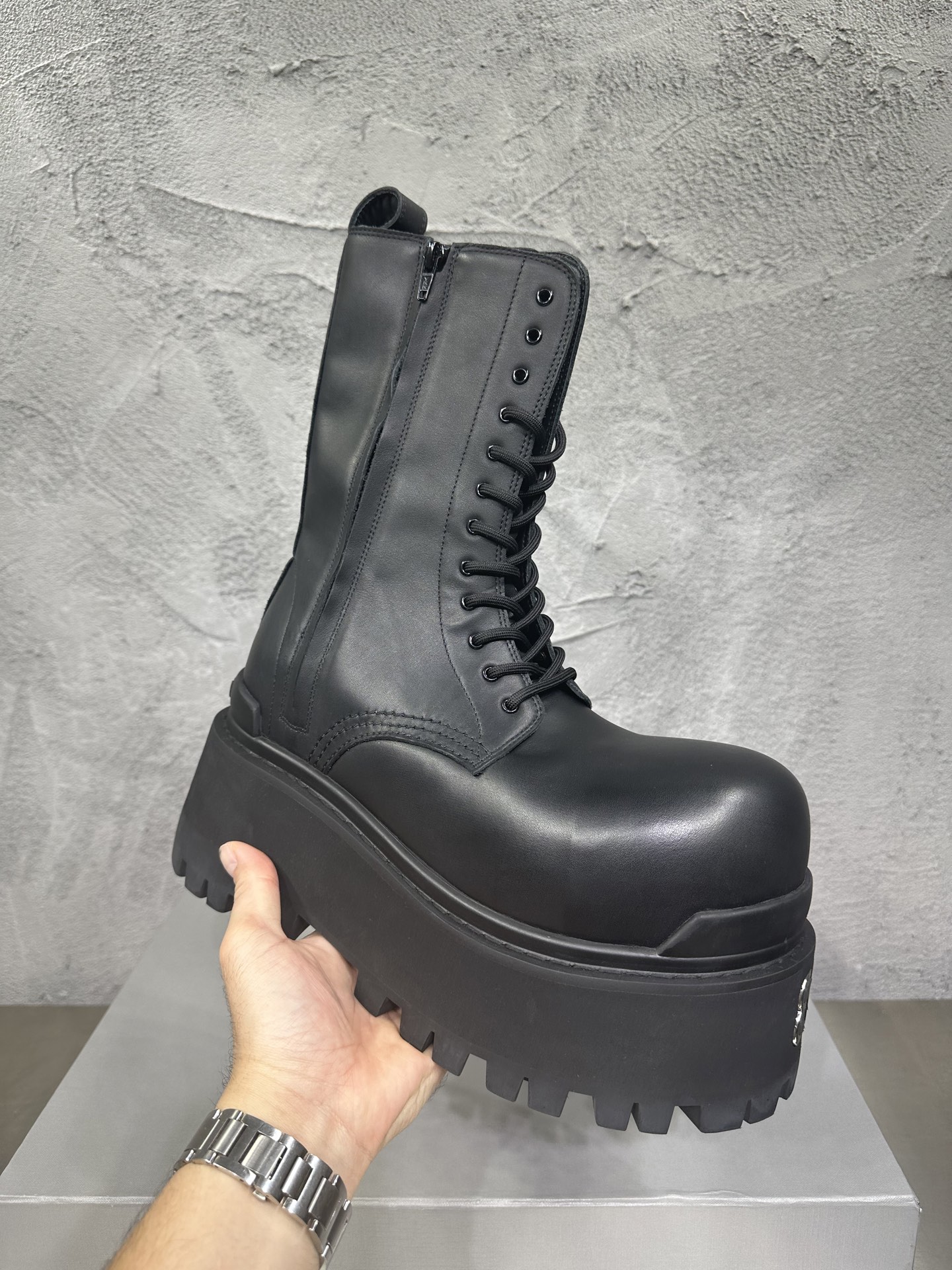 Dr. Martens Male Boots Cow Leather 46-m-l-s