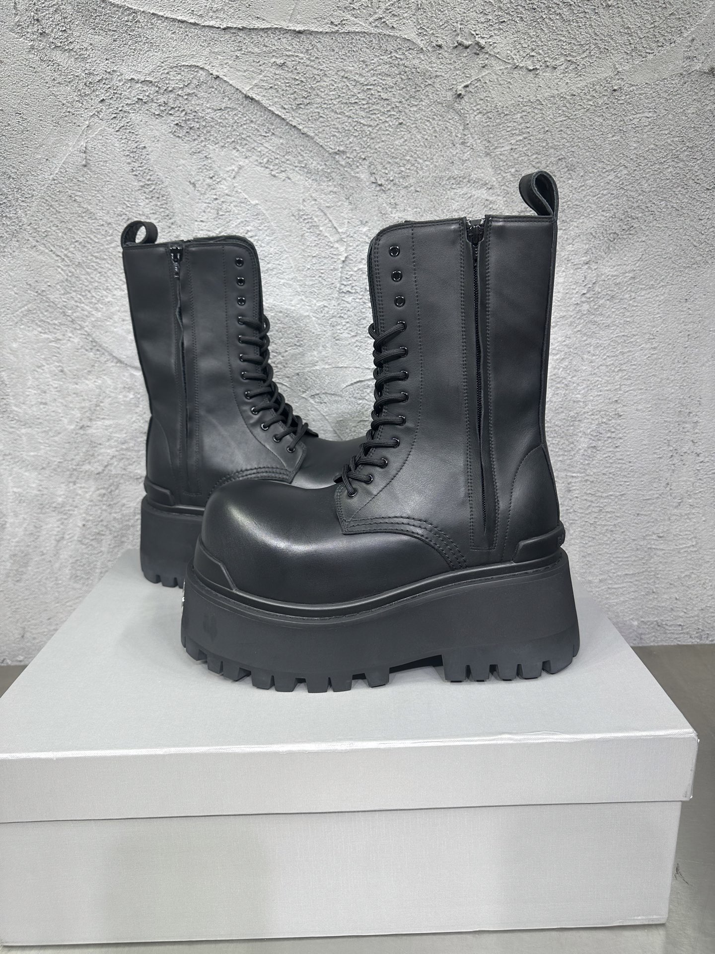 Dr. Martens Male Boots Cow Leather 46-m-l-s
