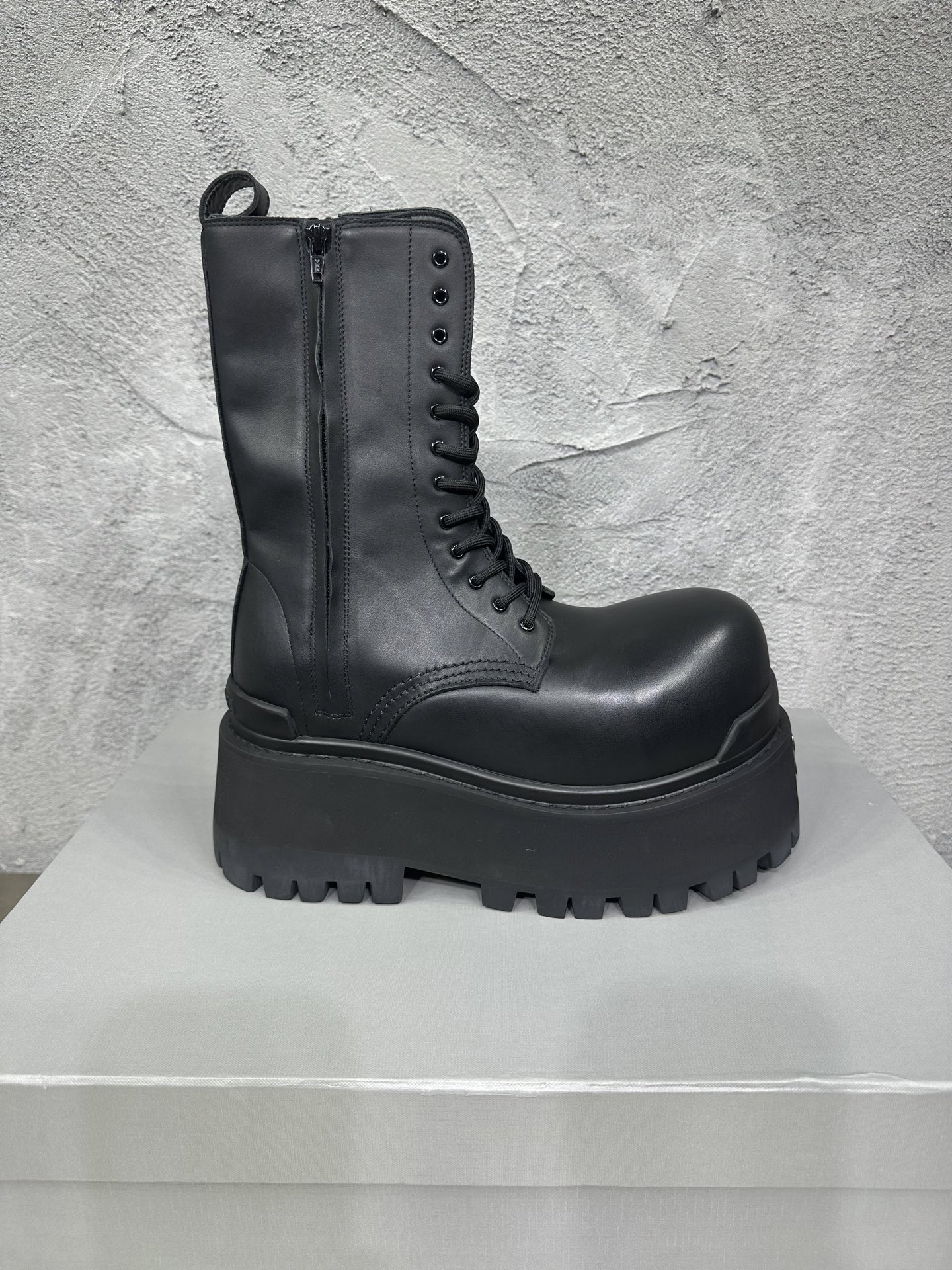 Dr. Martens Male Boots Cow Leather 46-m-l-s