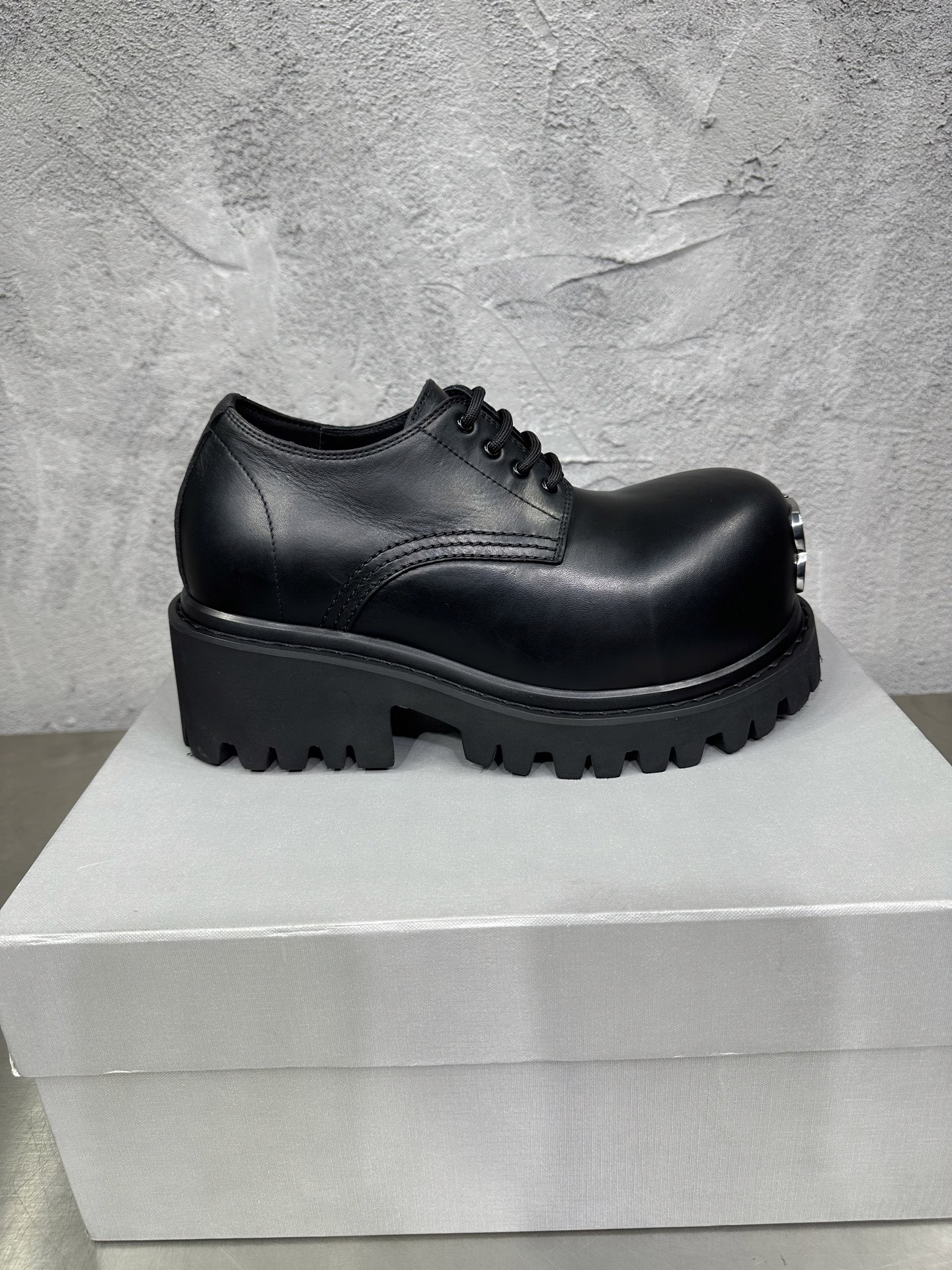 Male Basic Shoes