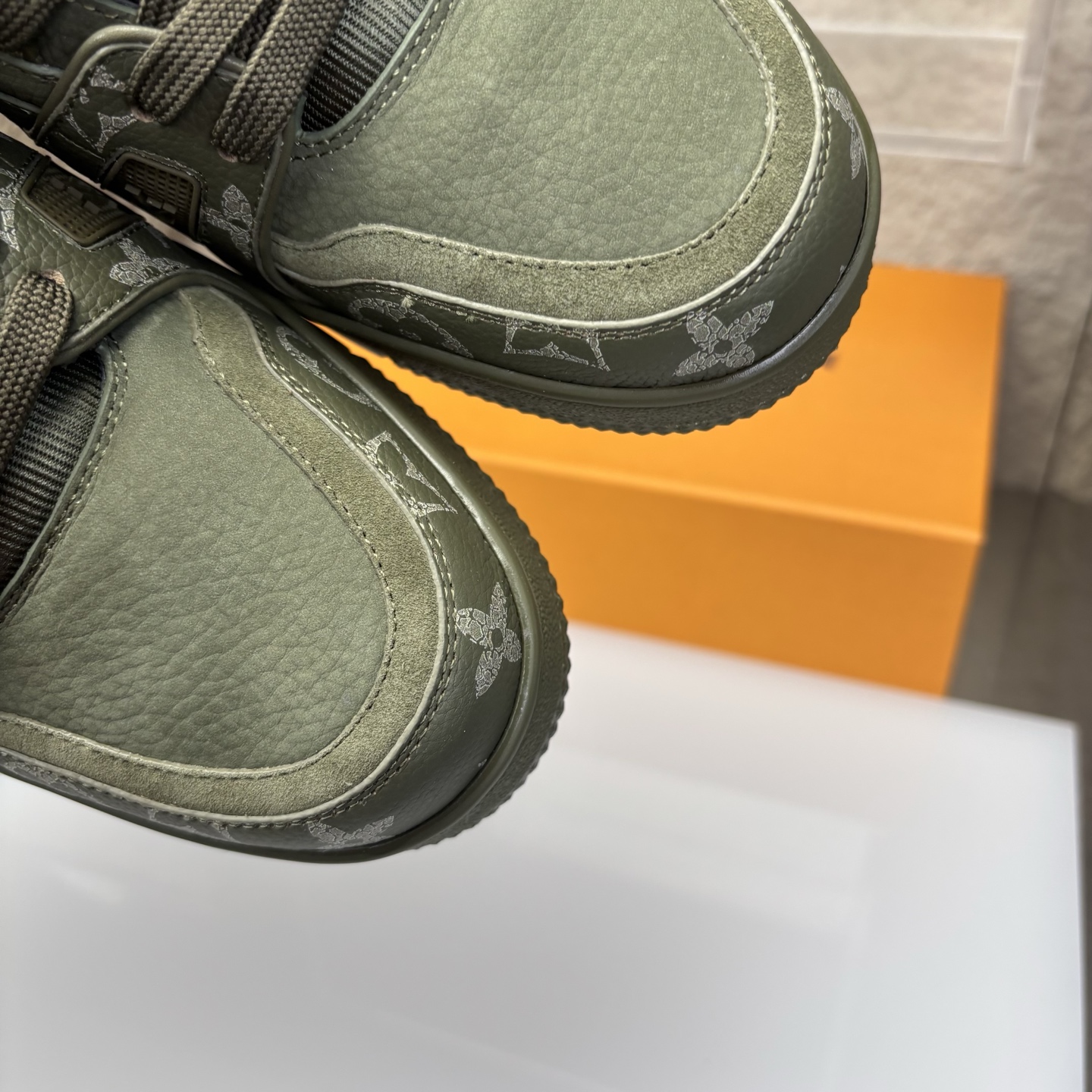 Louis Vuitton Male Board Shoes L