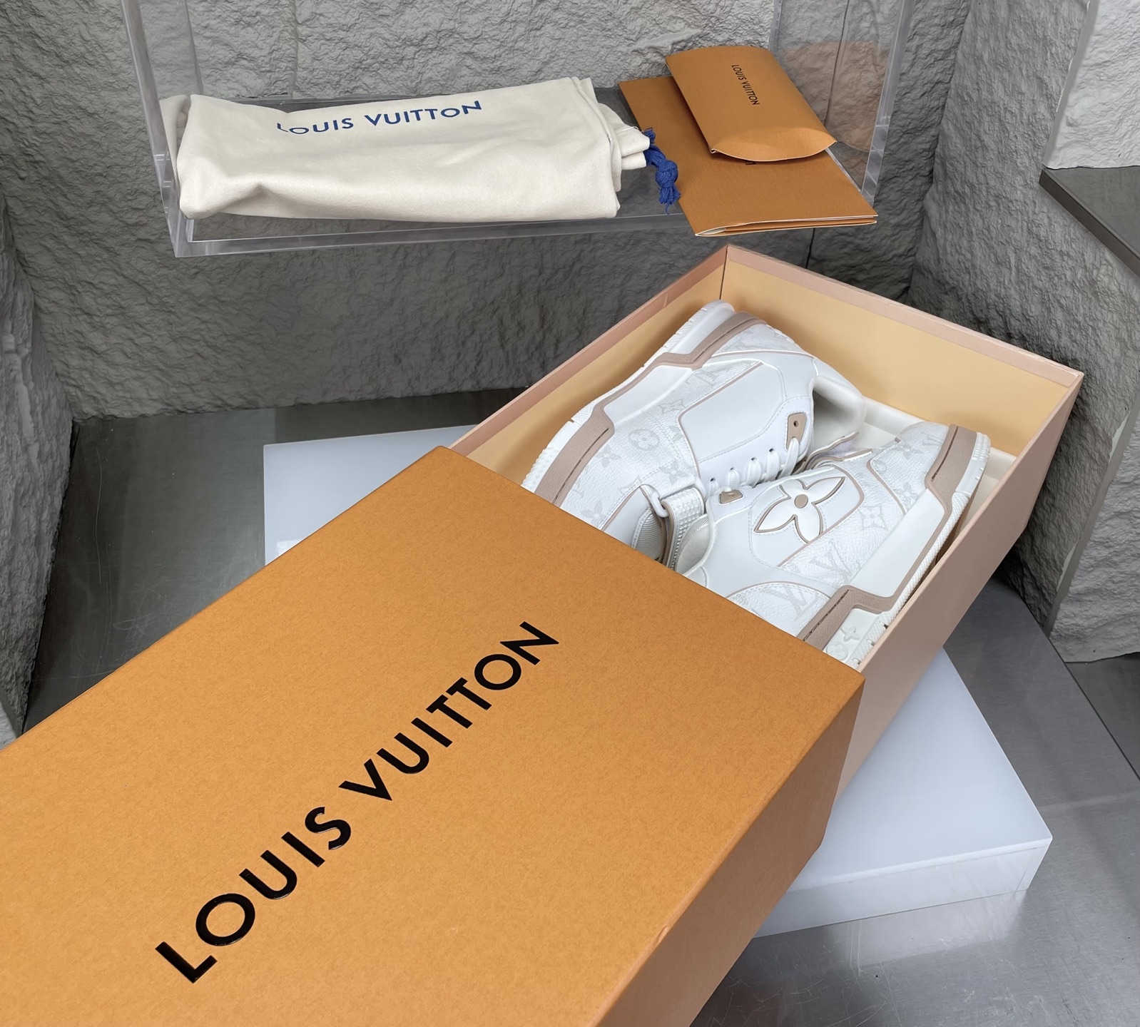 Louis Vuitton Male Board Shoes L