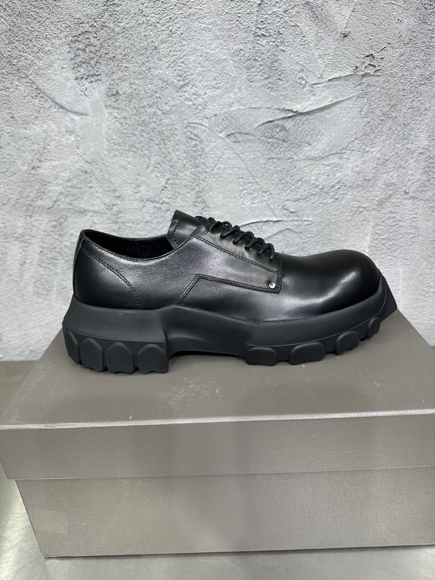 Basic Shoes Black 46