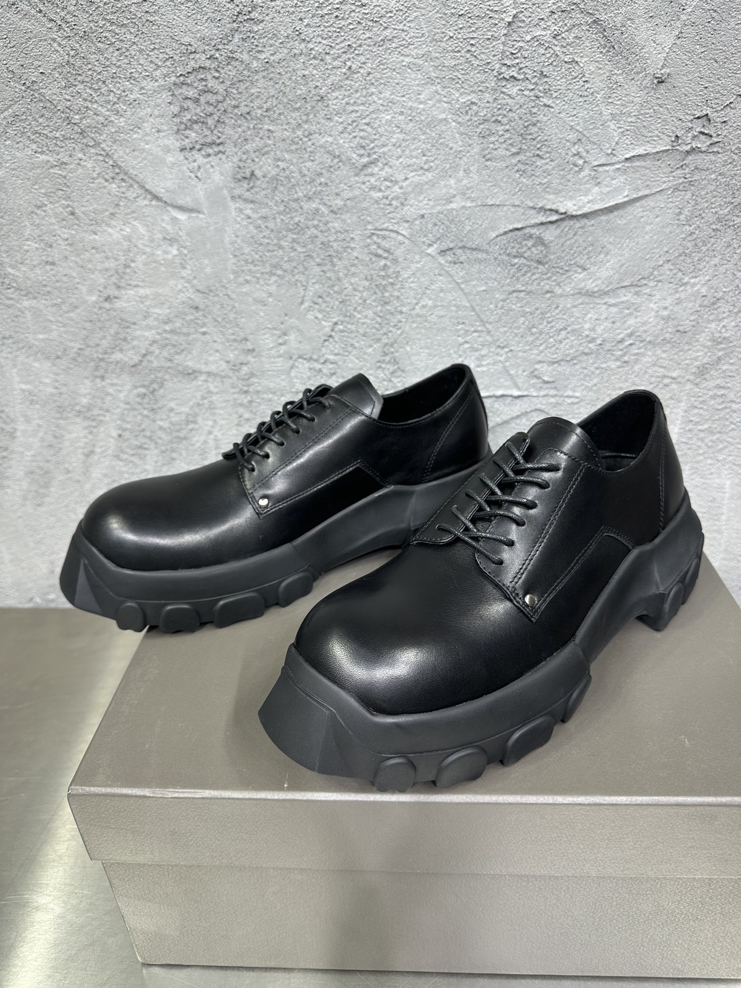 Basic Shoes Black 46