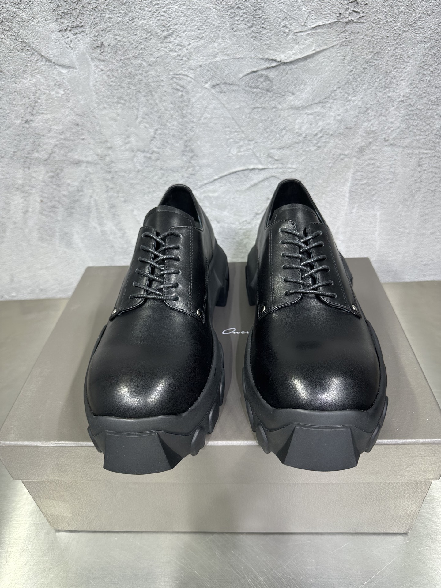 Basic Shoes Black 46