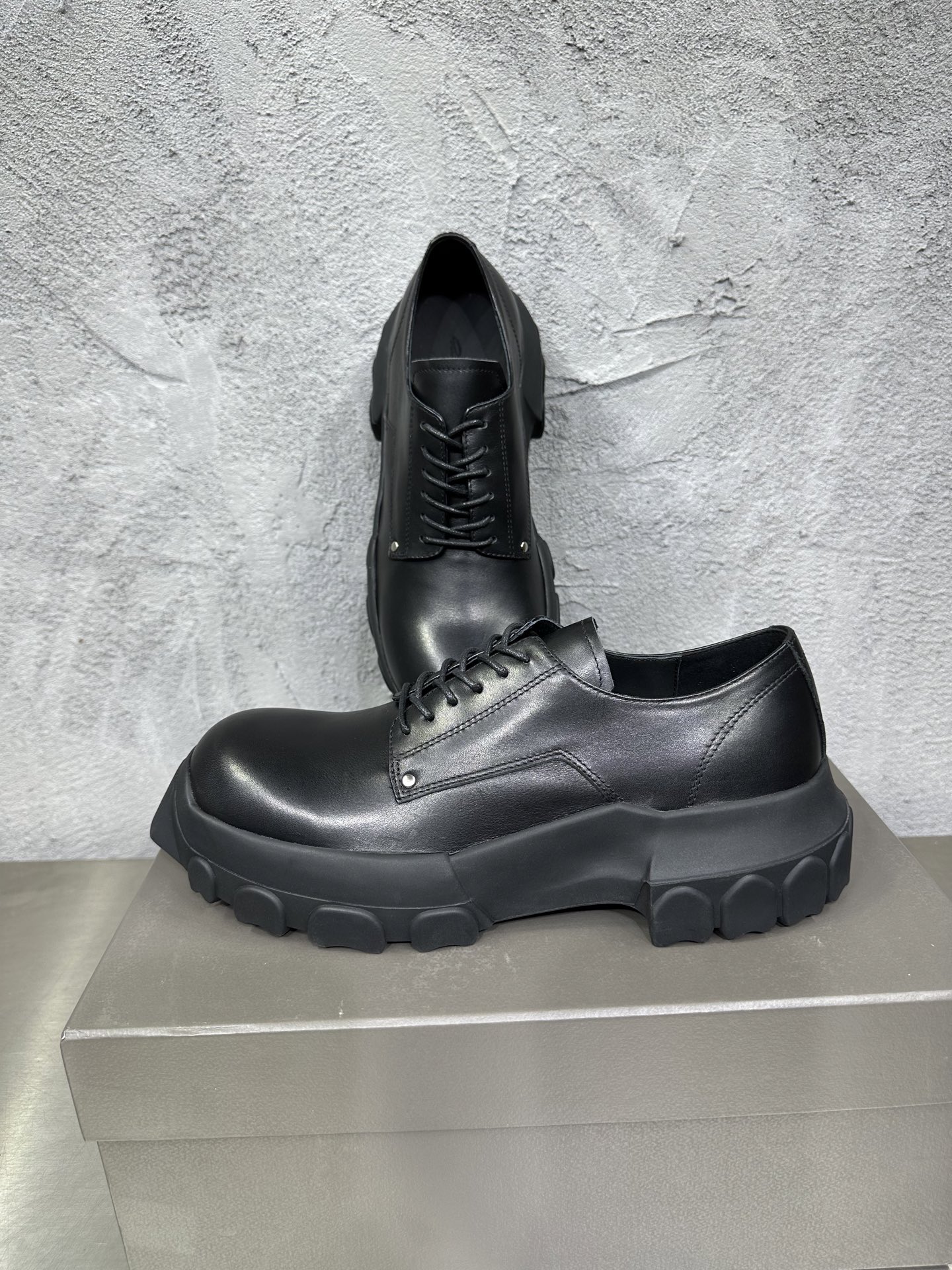 Basic Shoes Black 46