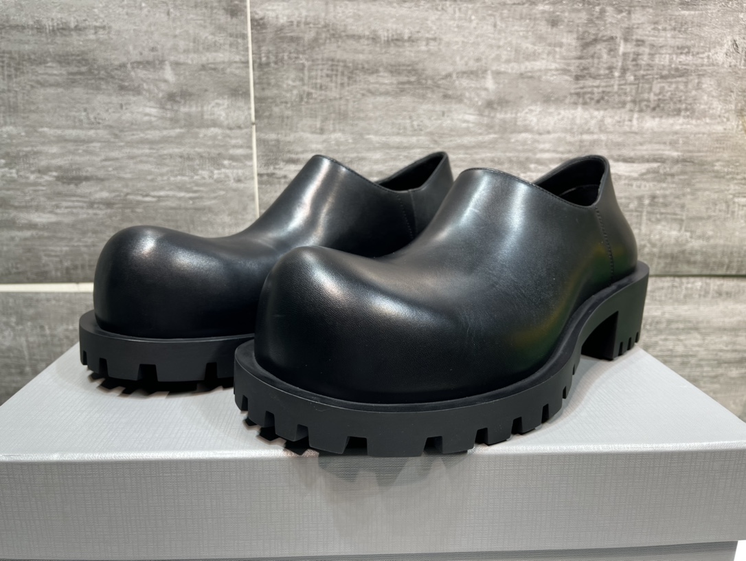 Balenciaga Leather Shoes Cow Leather M-l