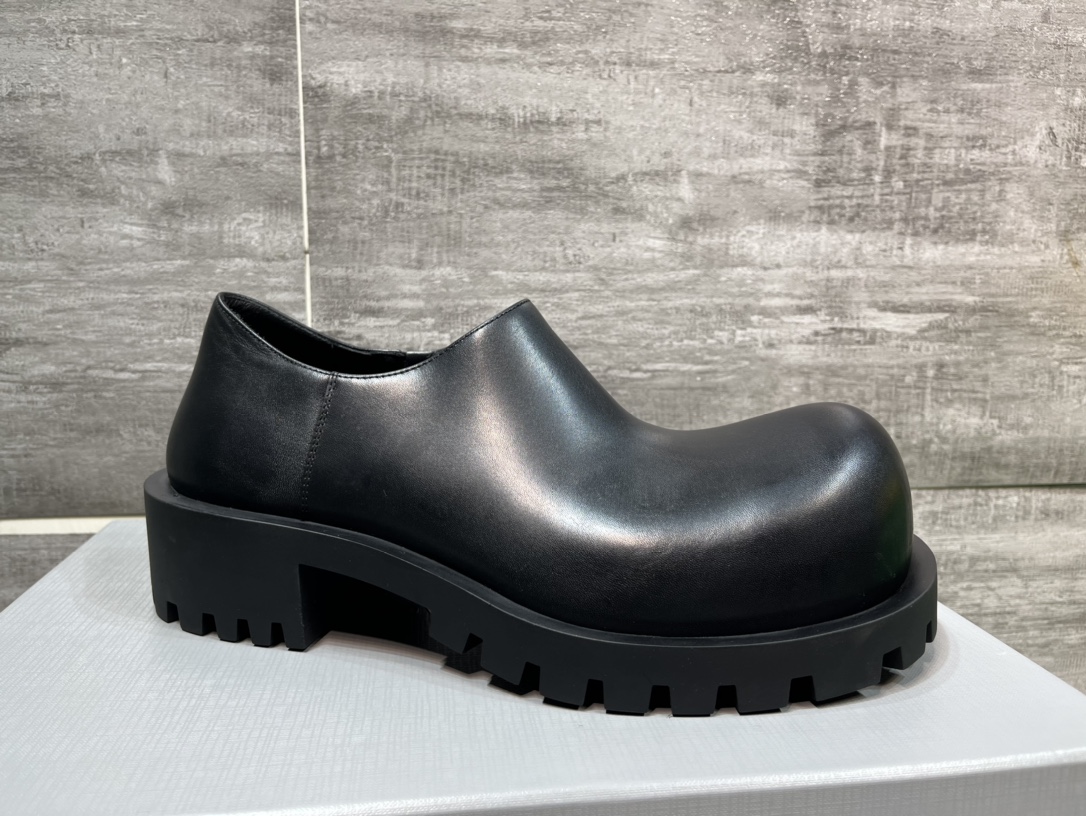 Balenciaga Leather Shoes Cow Leather M-l