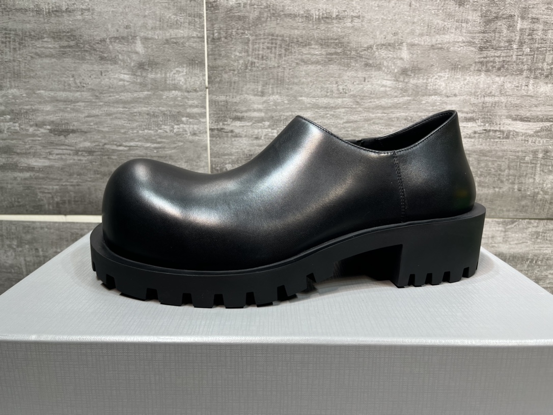 Balenciaga Leather Shoes Cow Leather M-l