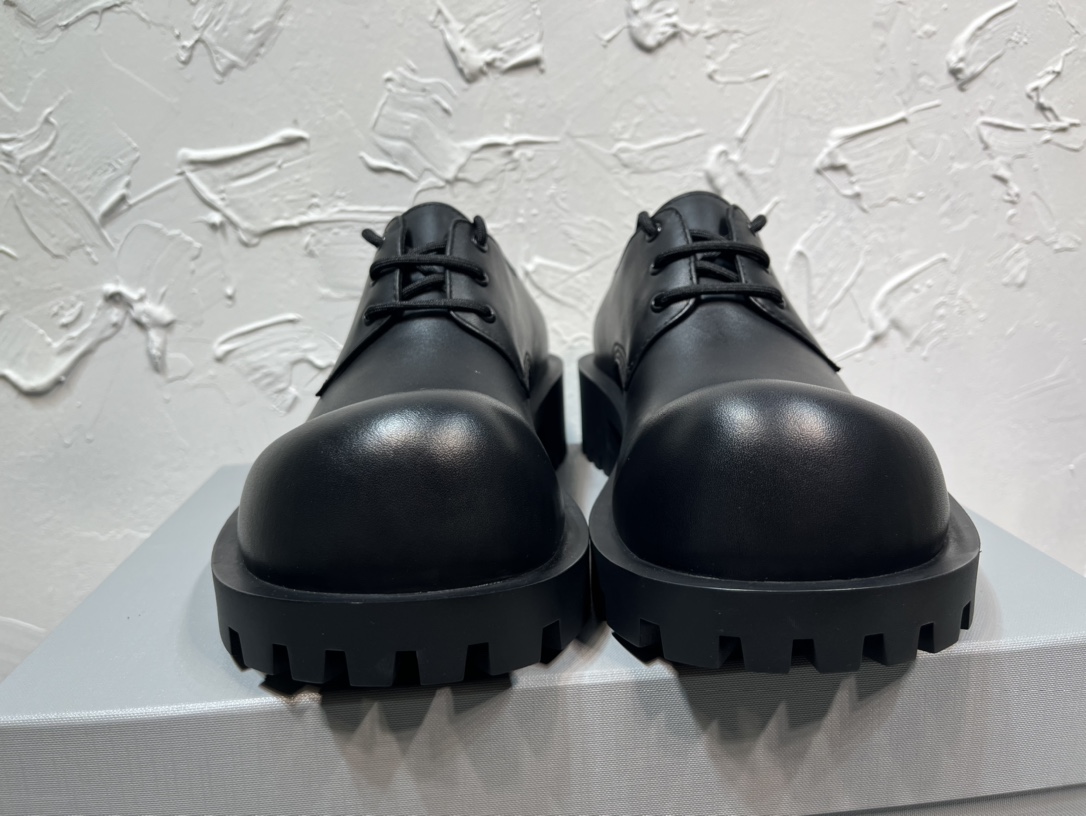 Balenciaga Leather Shoes Cow Leather M