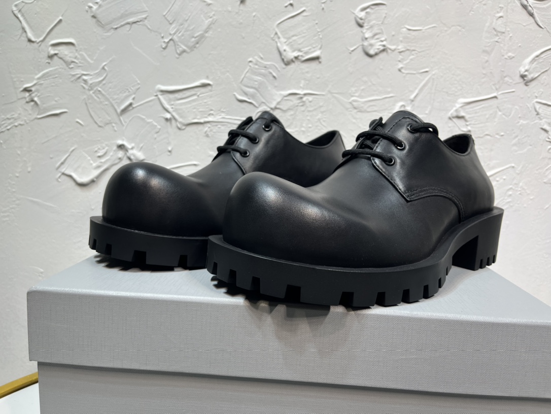 Balenciaga Leather Shoes Cow Leather M