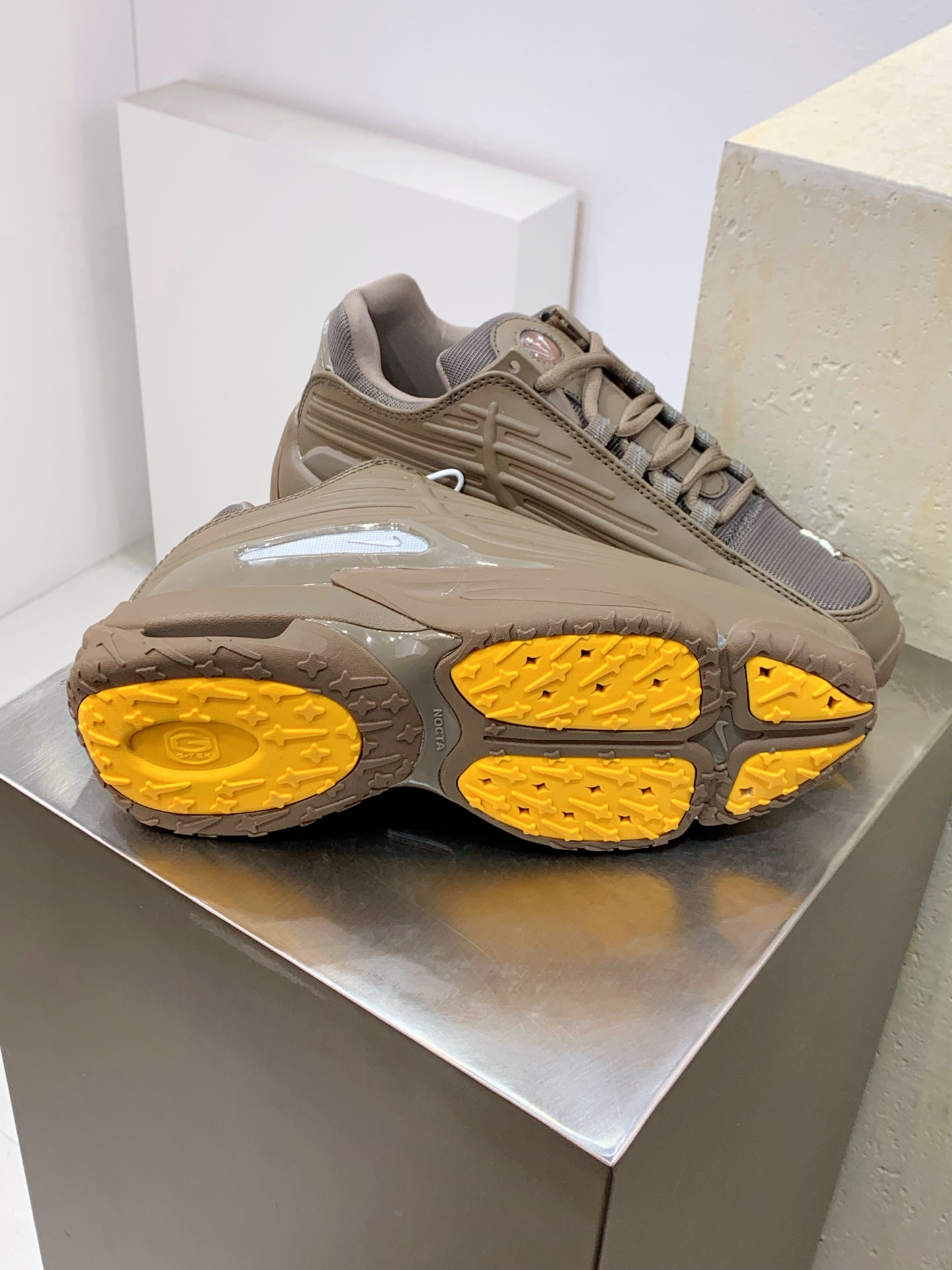 Nike Running Shoes M-l-s