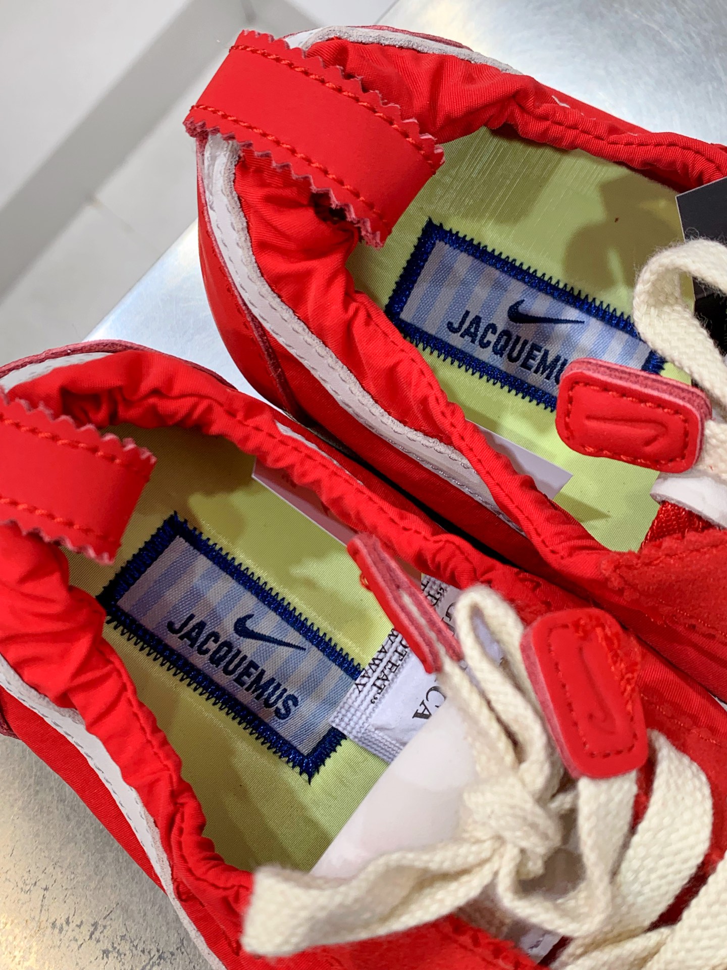 Nike Sneakers Red M-s