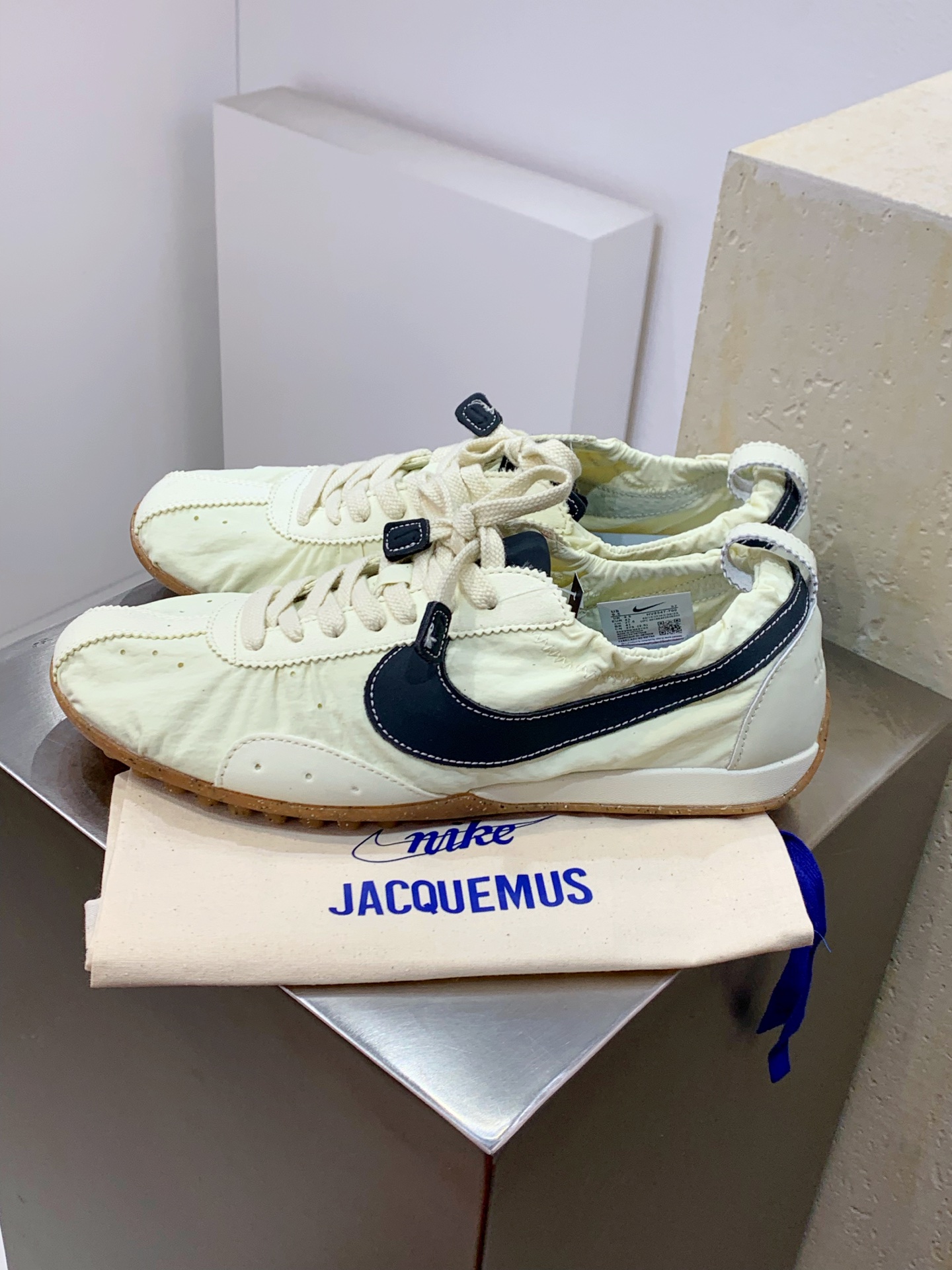 Nike Sneakers Red M-s