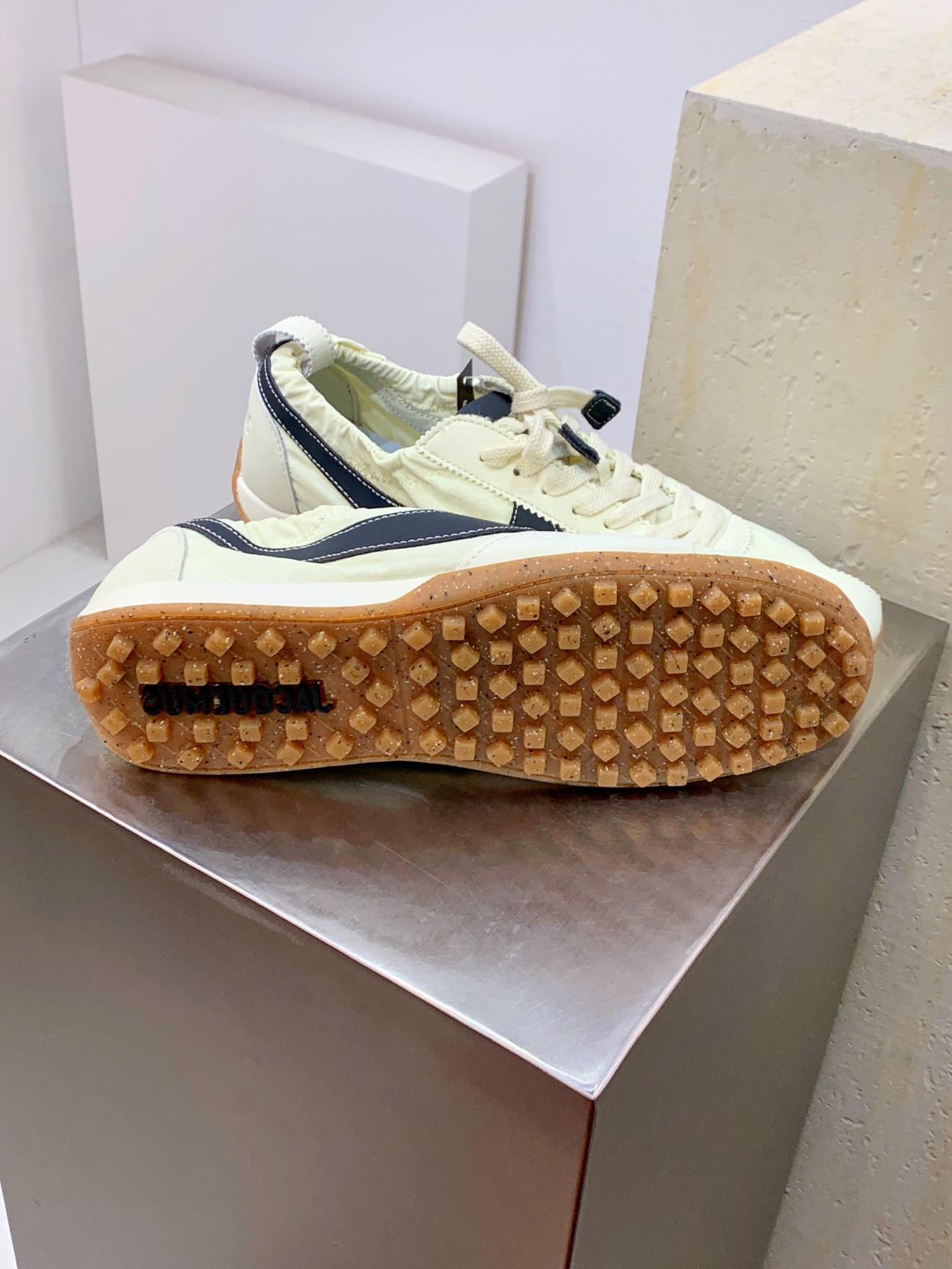 Nike Sneakers Red M-s