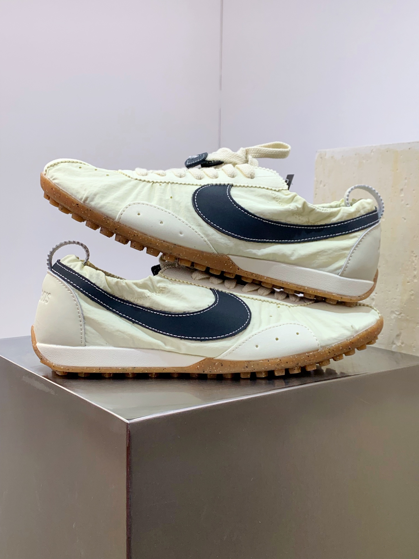 Nike Sneakers Red M-s