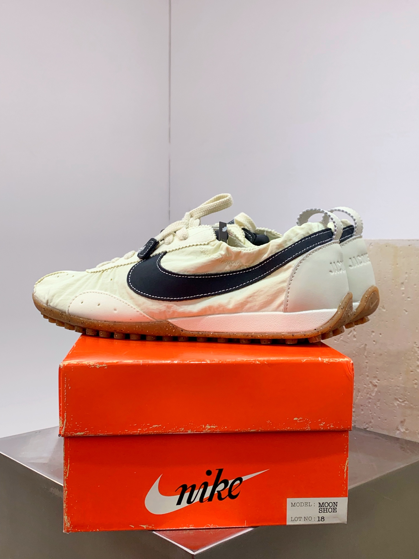 Nike Sneakers Red M-s