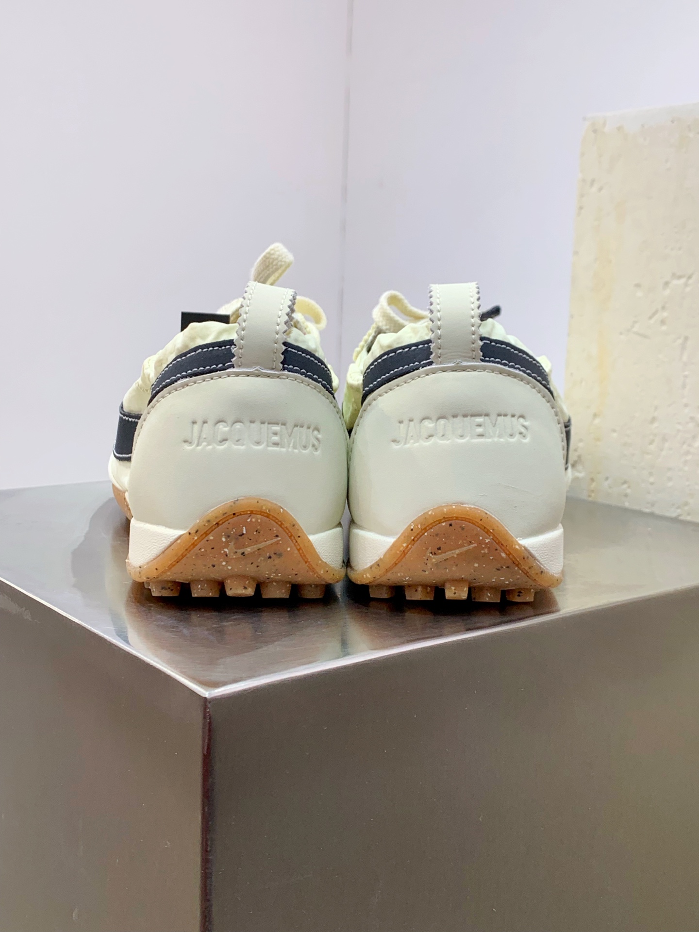 Nike Sneakers Red M-s