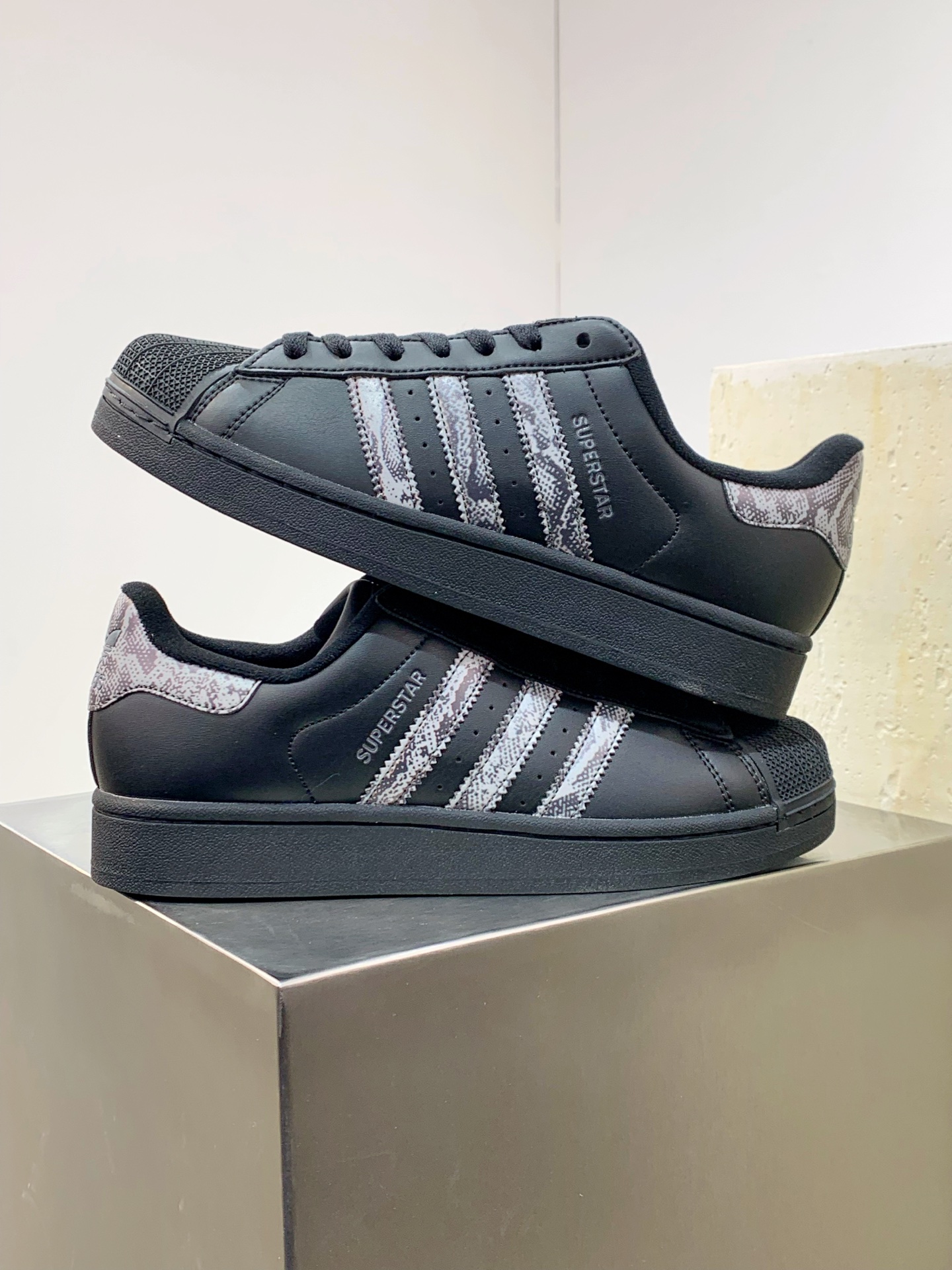Adidas Board Shoes L-s