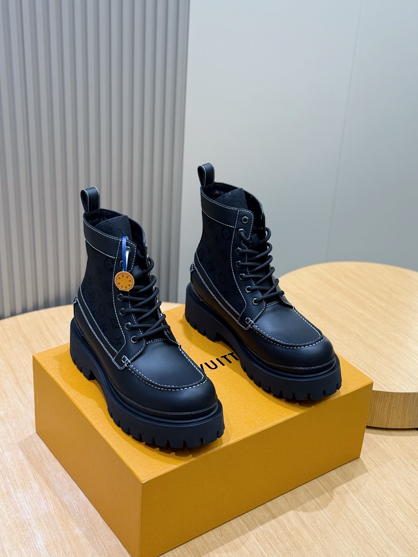 Calvin Klein Louis Vuitton Male Basic Shoes M-l-s