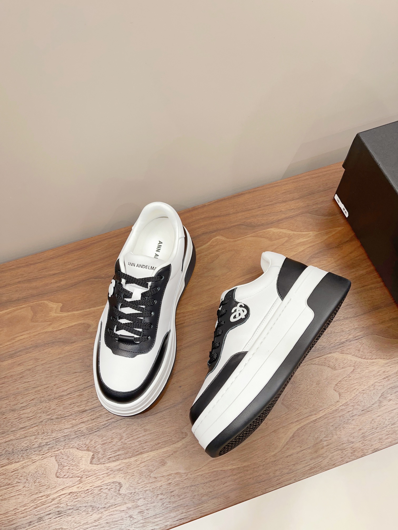 Adidas Basic Shoes 40-m-l