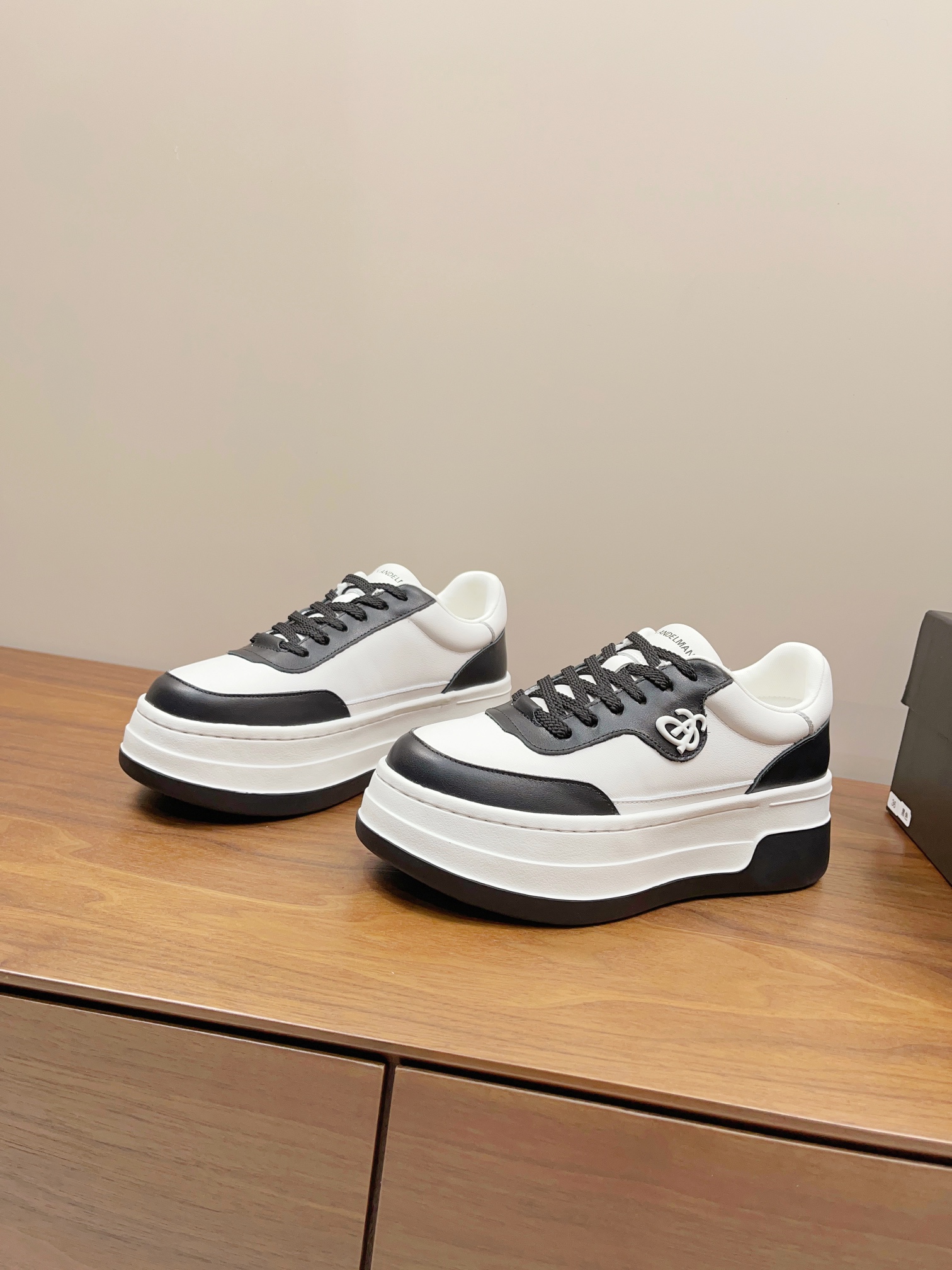 Adidas Basic Shoes 40-m-l