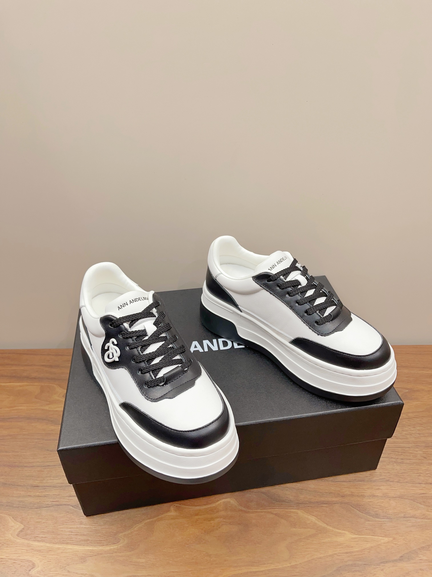 Adidas Basic Shoes 40-m-l