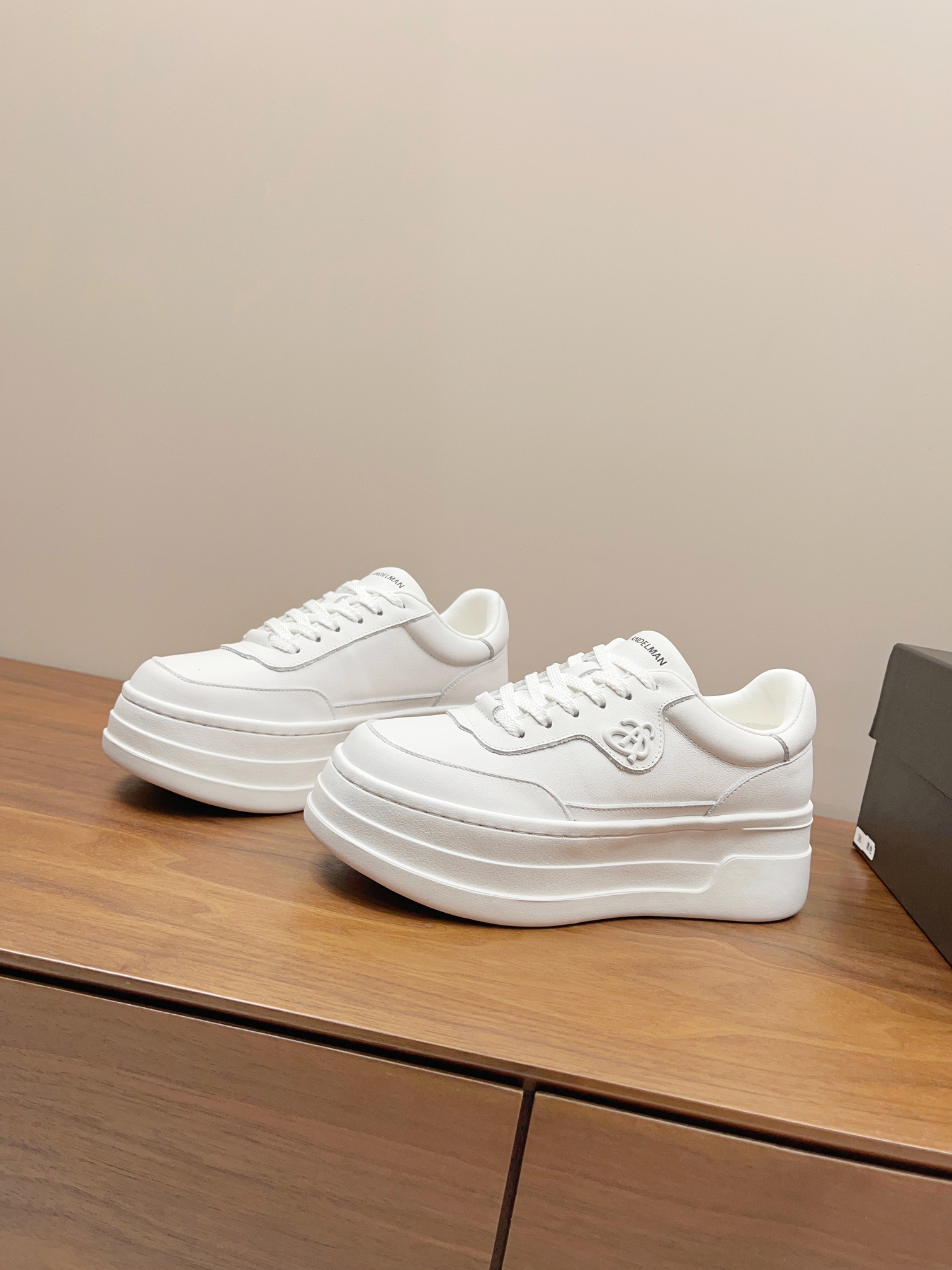 Adidas Basic Shoes 40-m-l