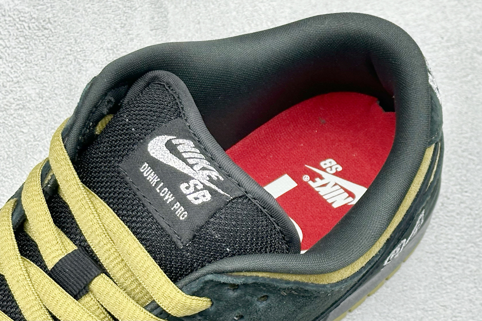 Nike Supreme Basic Shoes M-l-s