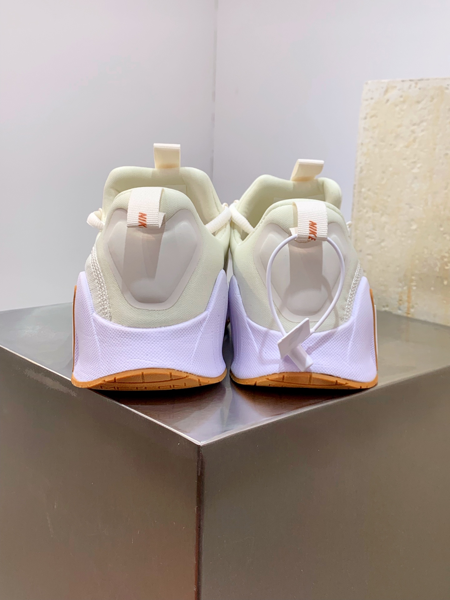 Sneakers Mesh Shock Absorbing M-l