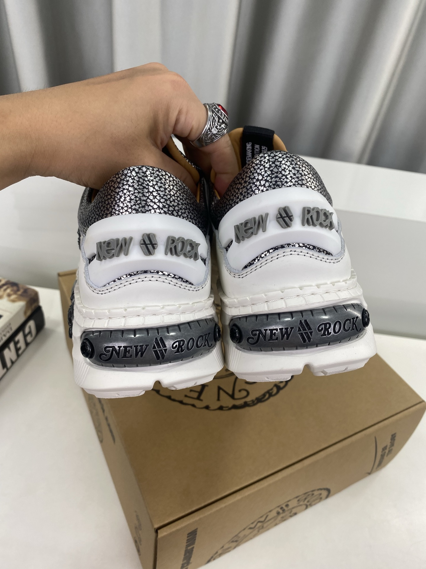 Calvin Klein Male Basic Shoes