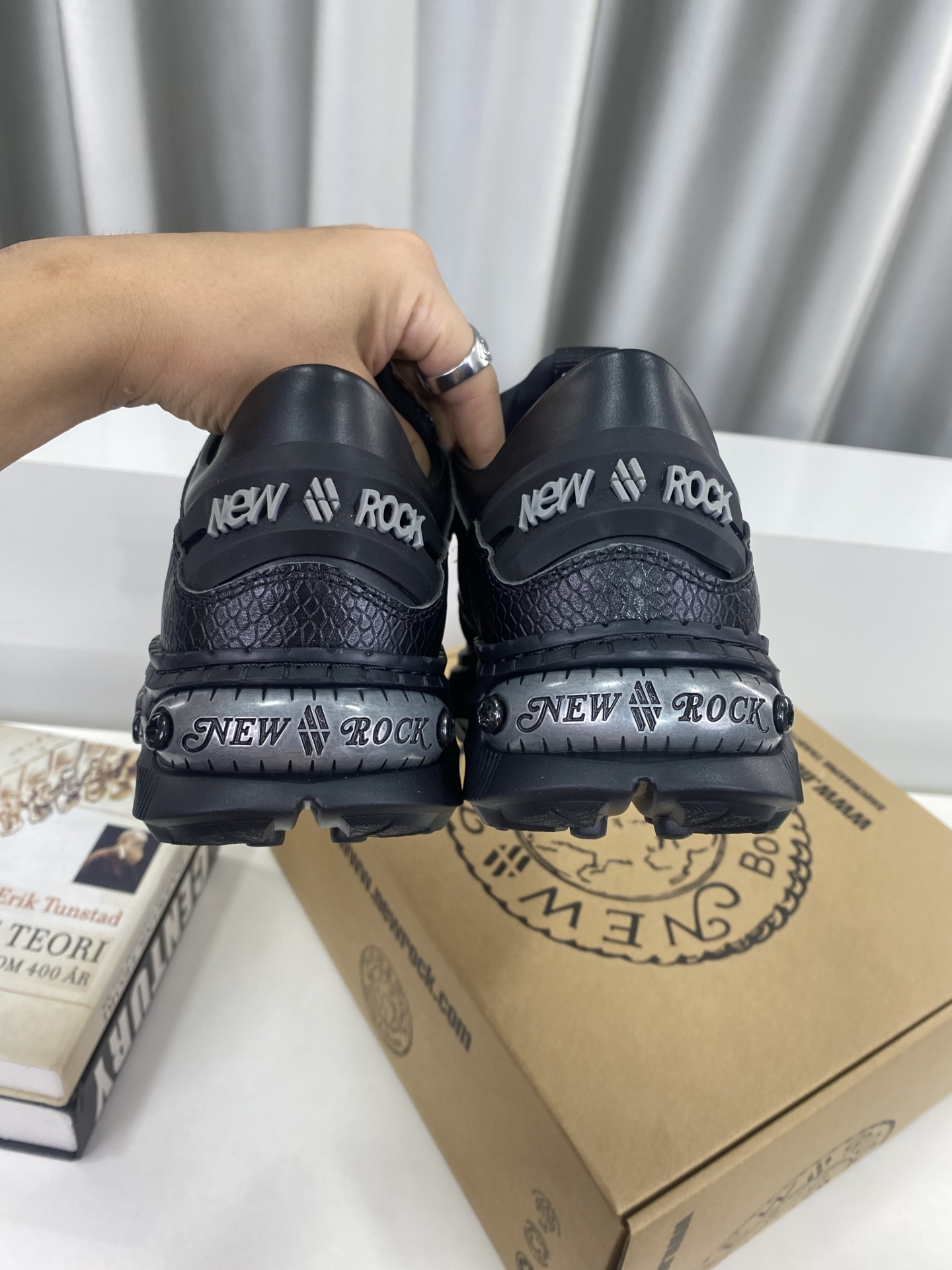 Calvin Klein Male Basic Shoes