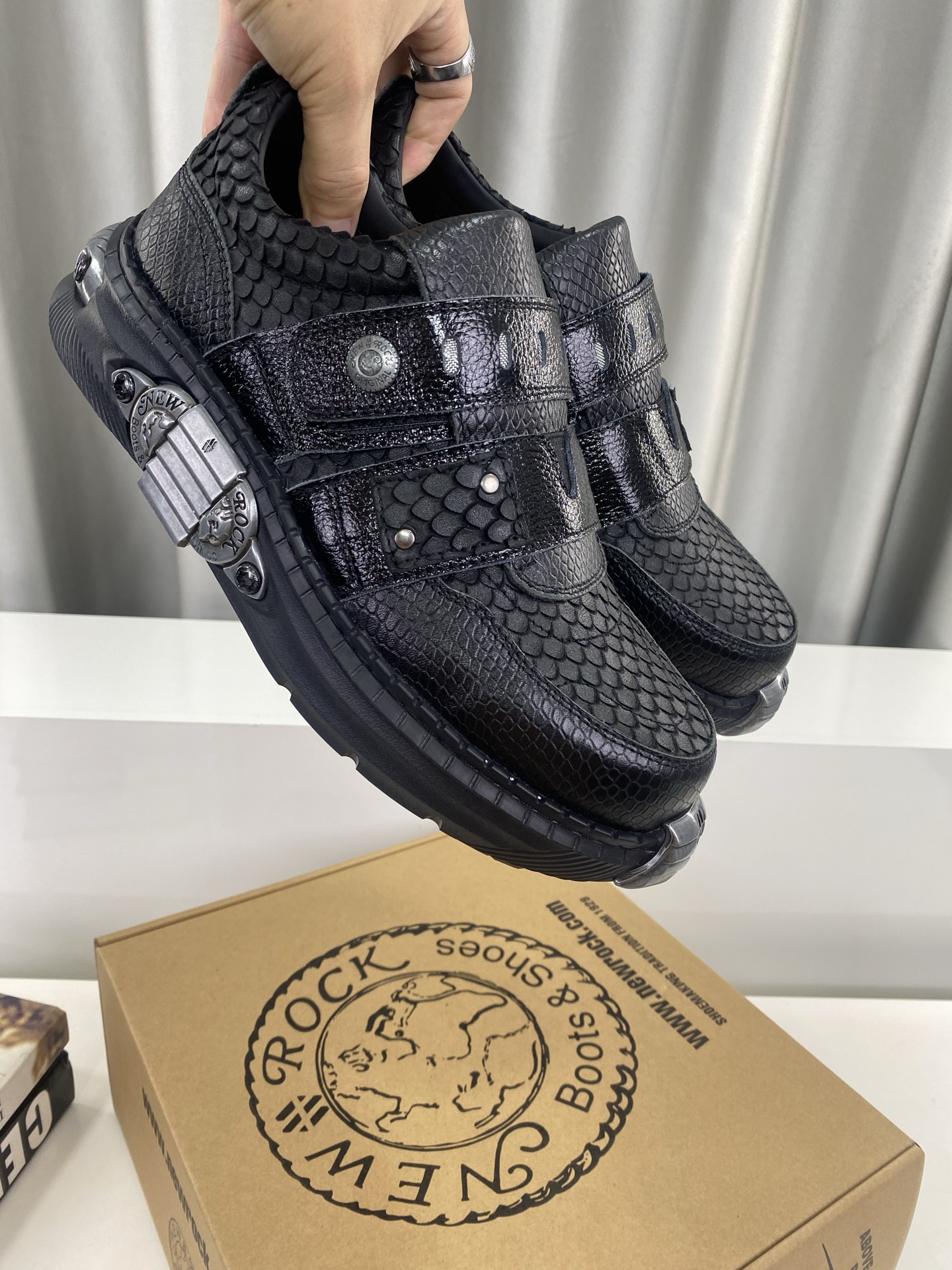 Calvin Klein Male Basic Shoes