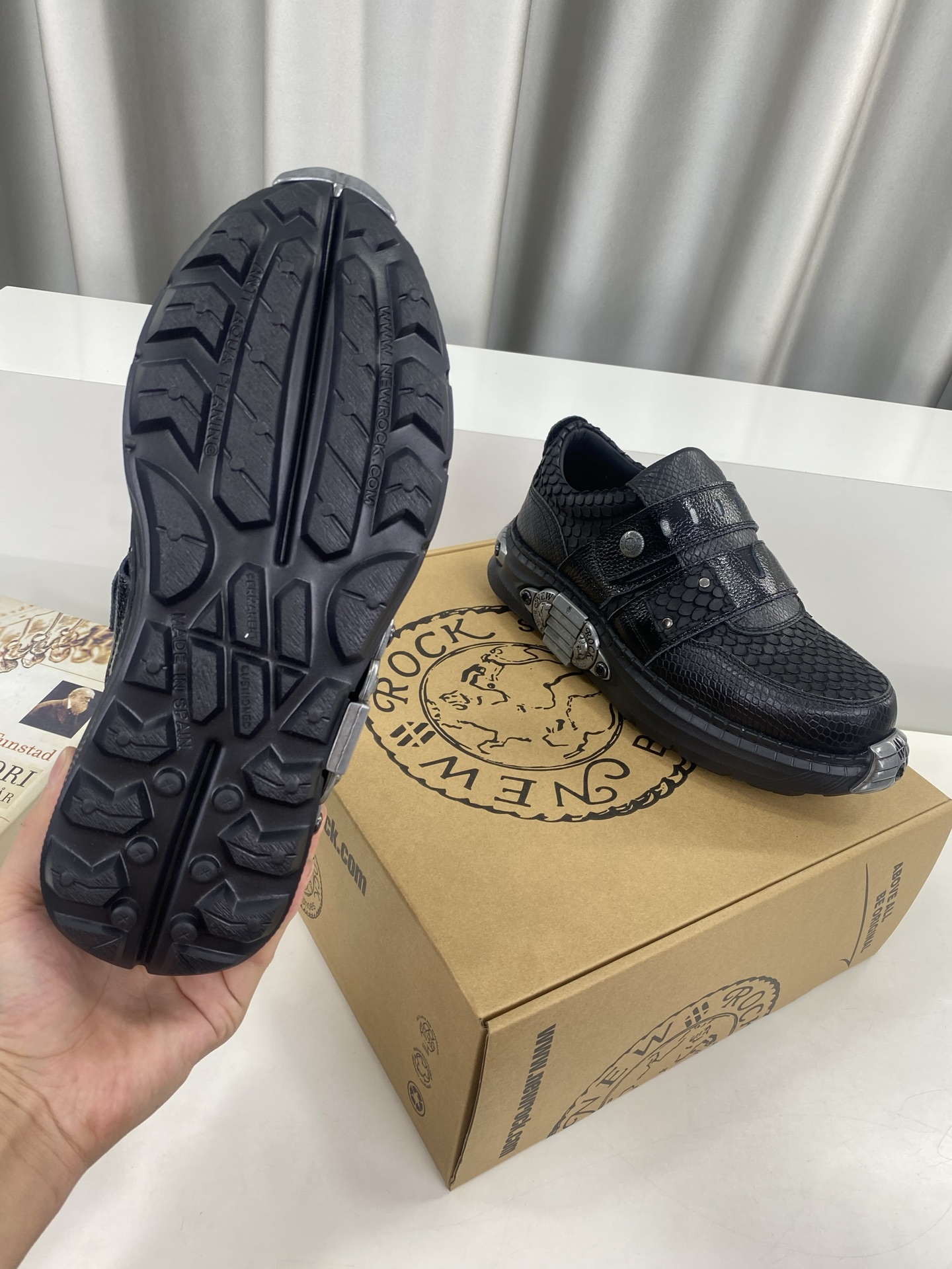 Calvin Klein Male Basic Shoes