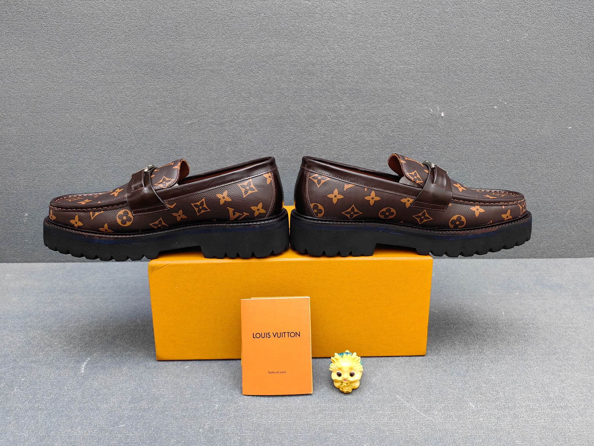 Louis Vuitton Male Loafers Real Leather L