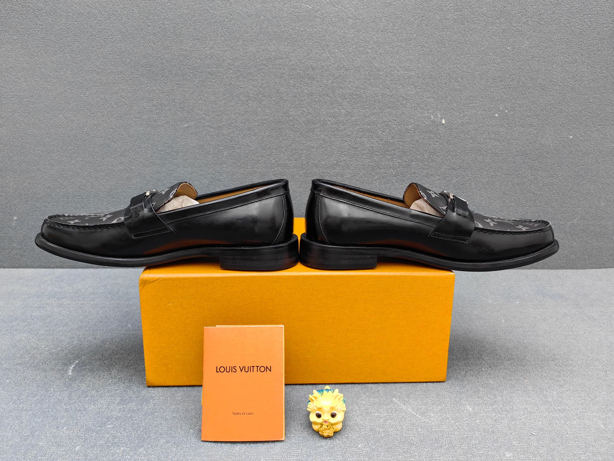 Louis Vuitton Male Loafers Real Leather L